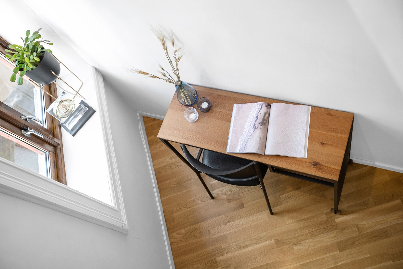 Generøs takhøyde Galleribilde