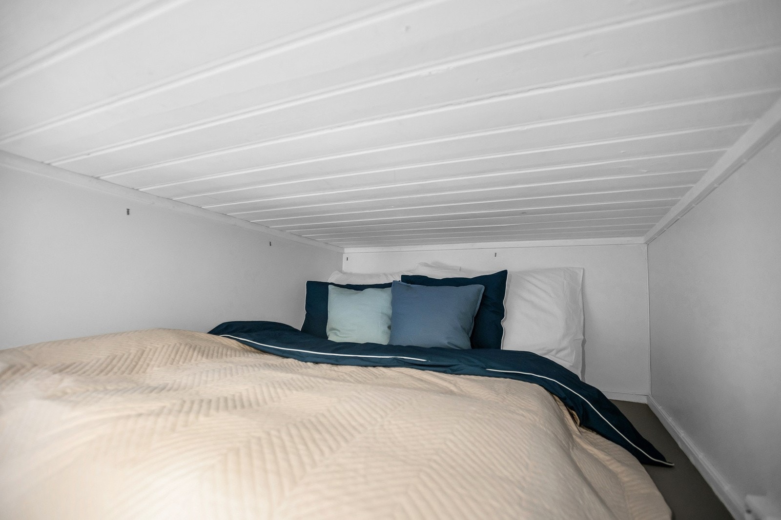 Soveplass på hems Galleribilde