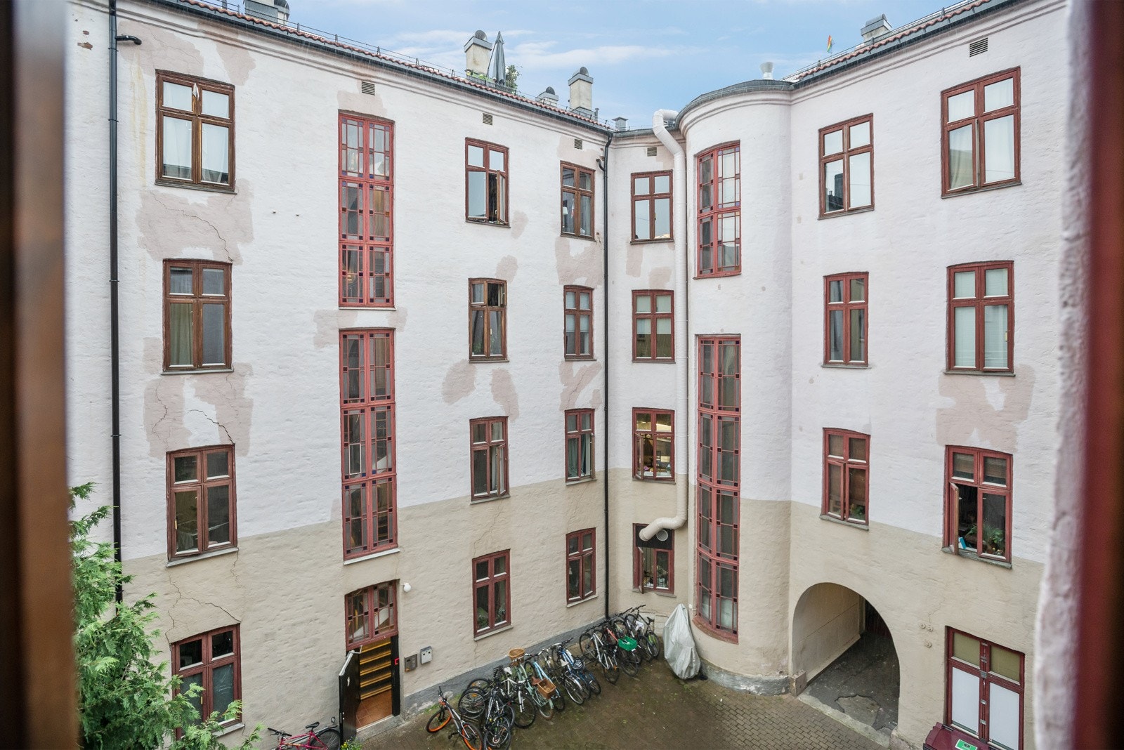 Hele leiligheten vender i sin helhet mot indre gårdsrom Galleribilde