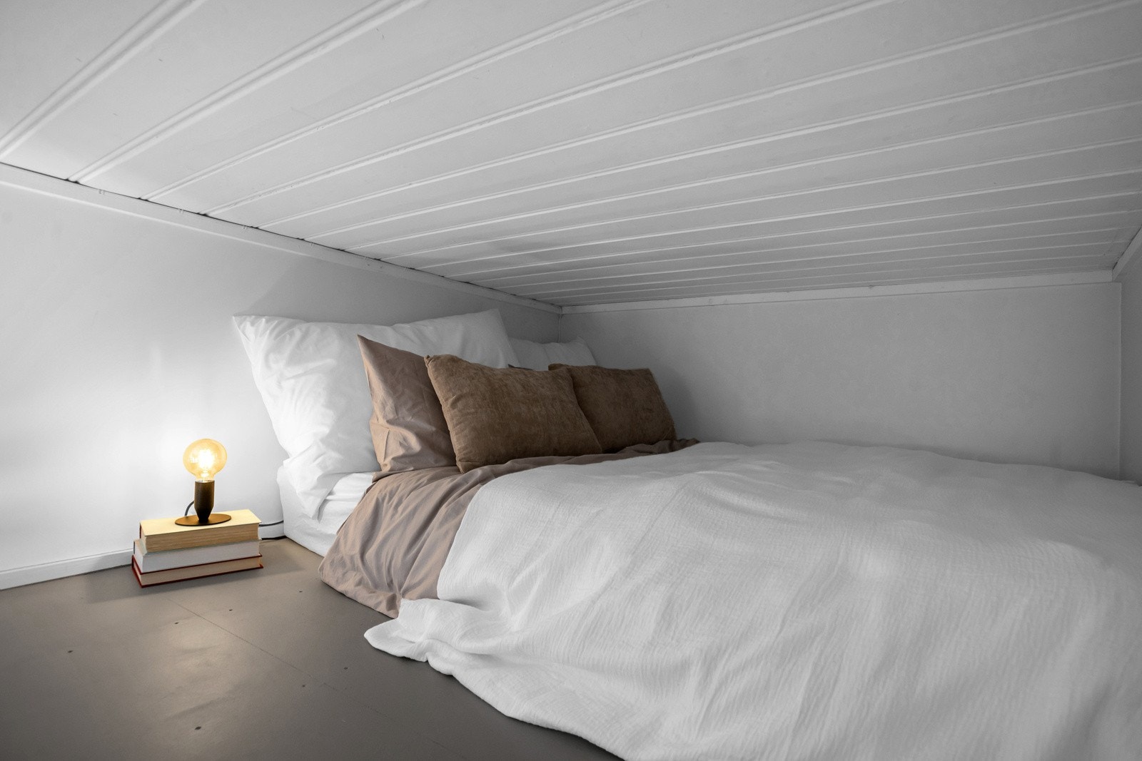 Soveplass på hems Galleribilde