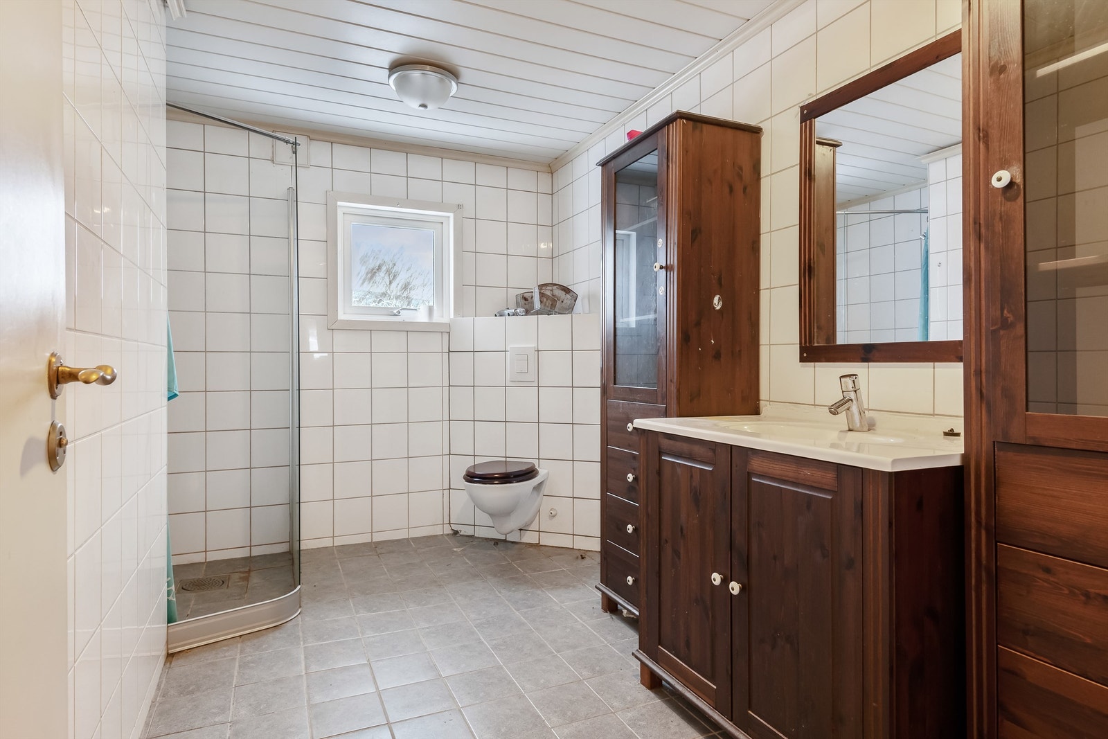 Flislagt bad med gulvvarme Galleribilde