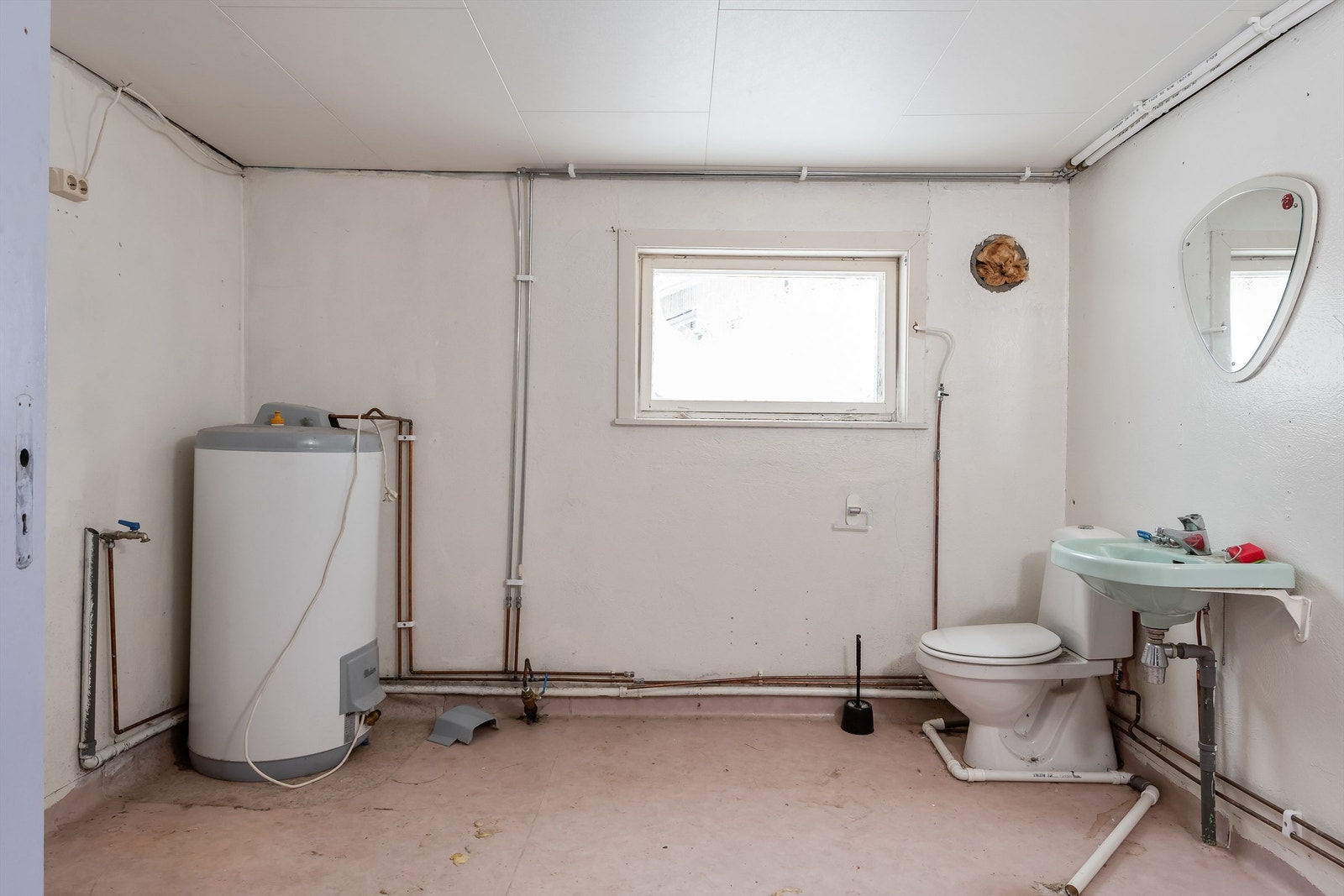 Wc/vaskerom i kjeller Galleribilde