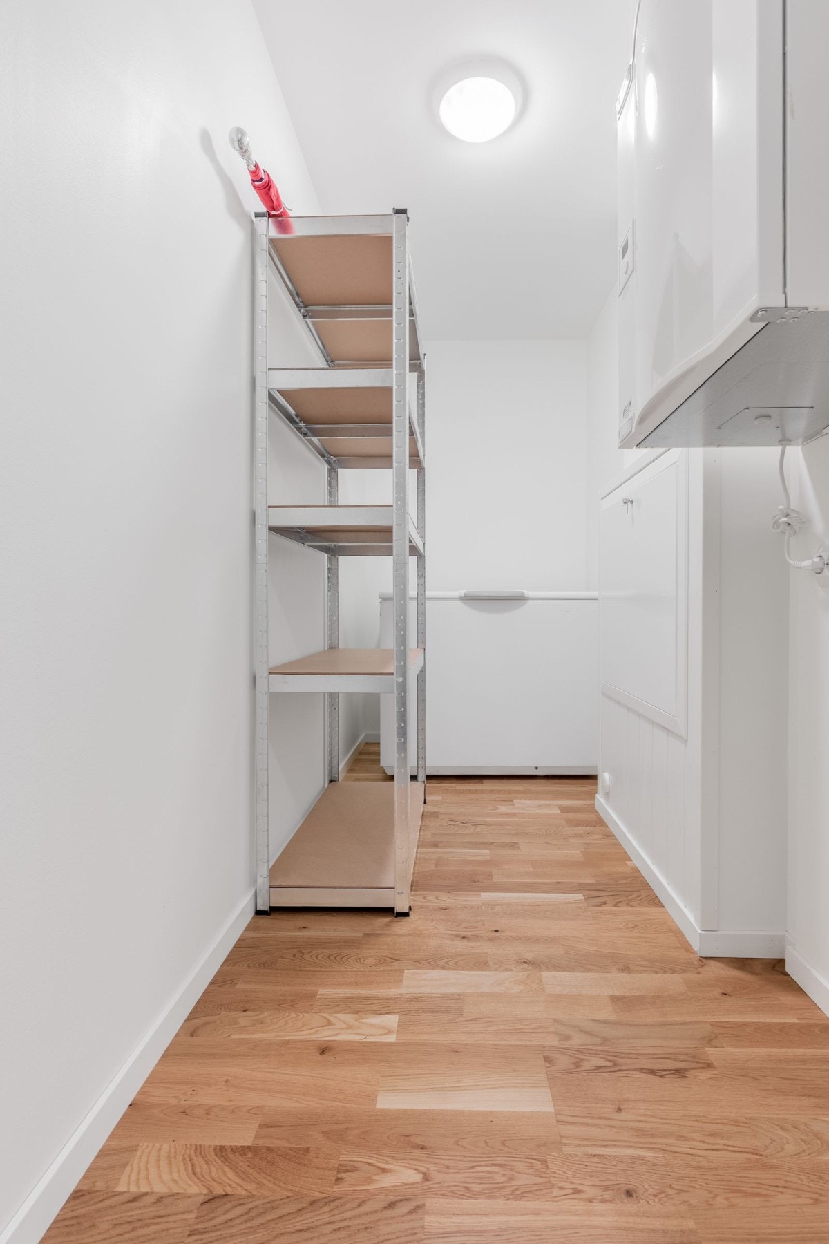 Bod i leiligheten (Det er også en bod i kjelleren) Galleribilde