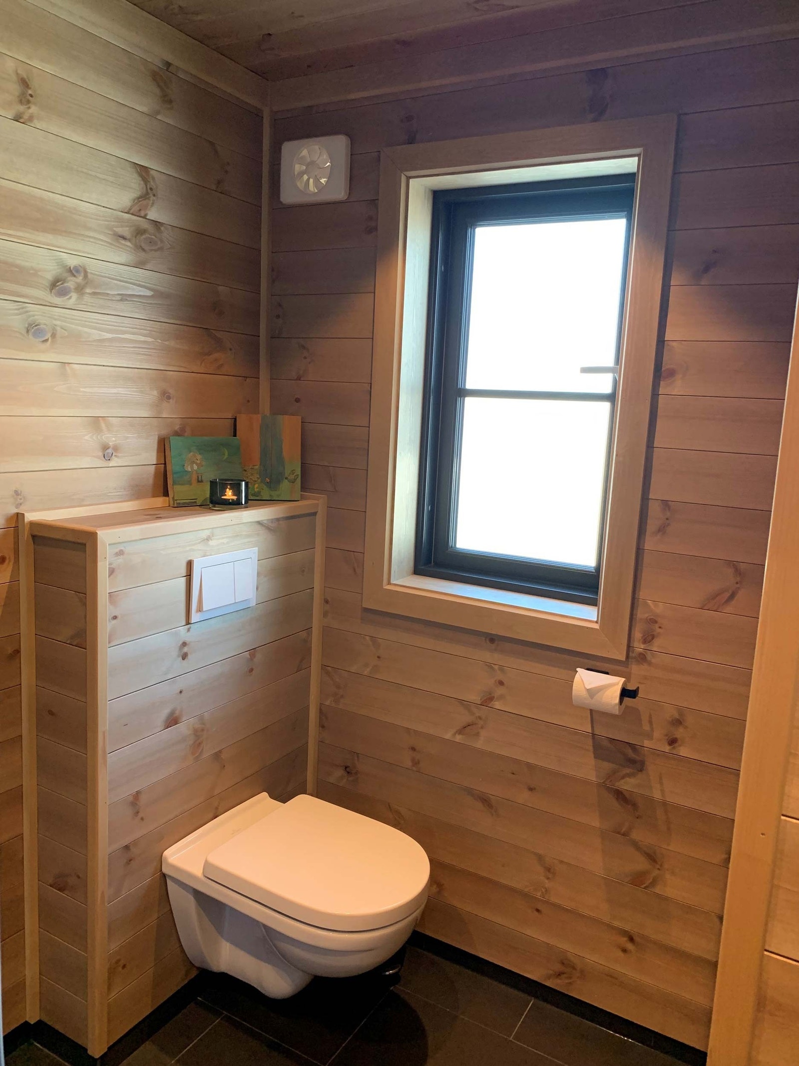 Bekkeblom hytte - Komplett utstyrt bad Galleribilde