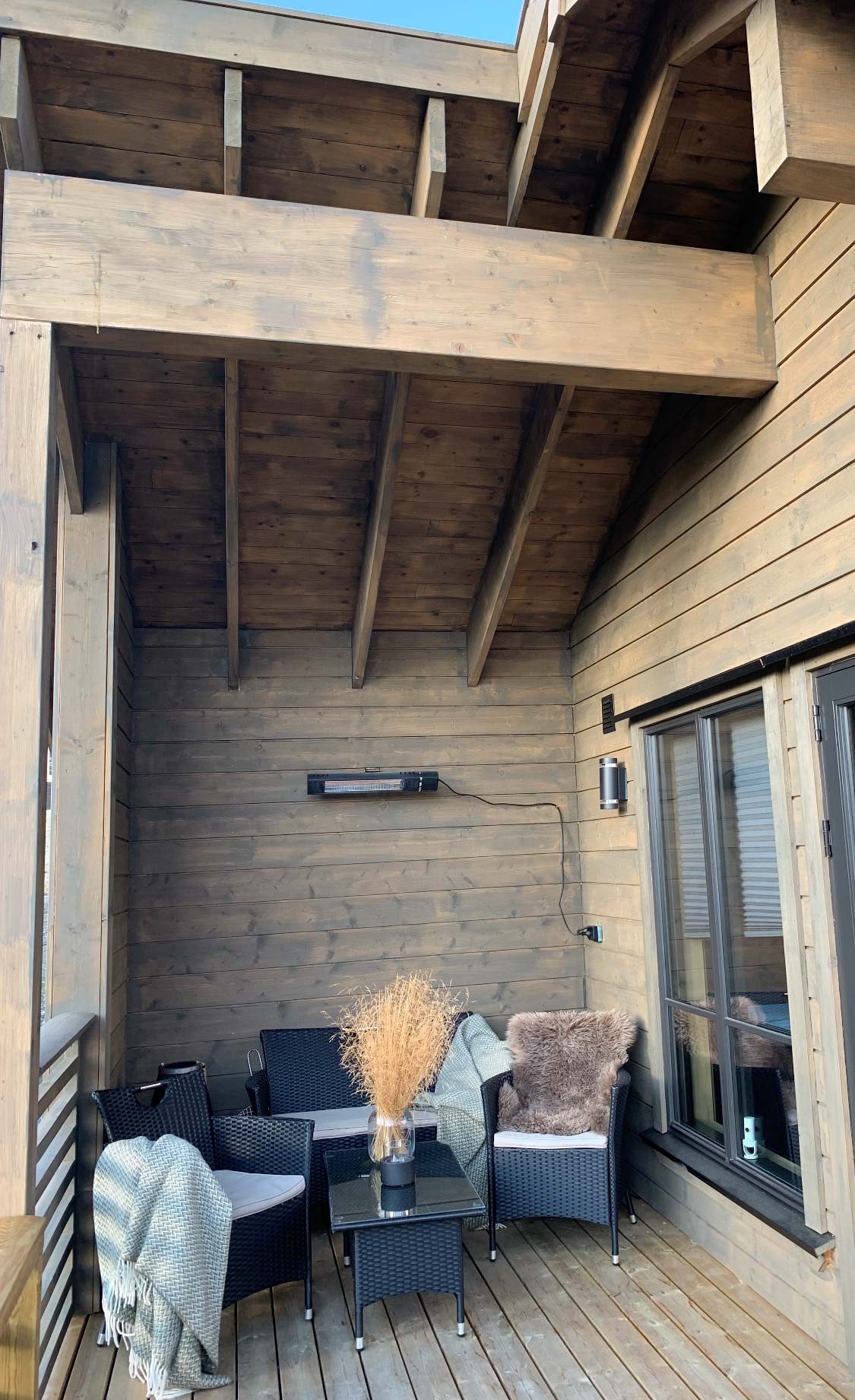 Bekkeblom hytte - Terrasse med koselig utestue (gapahuk) Galleribilde