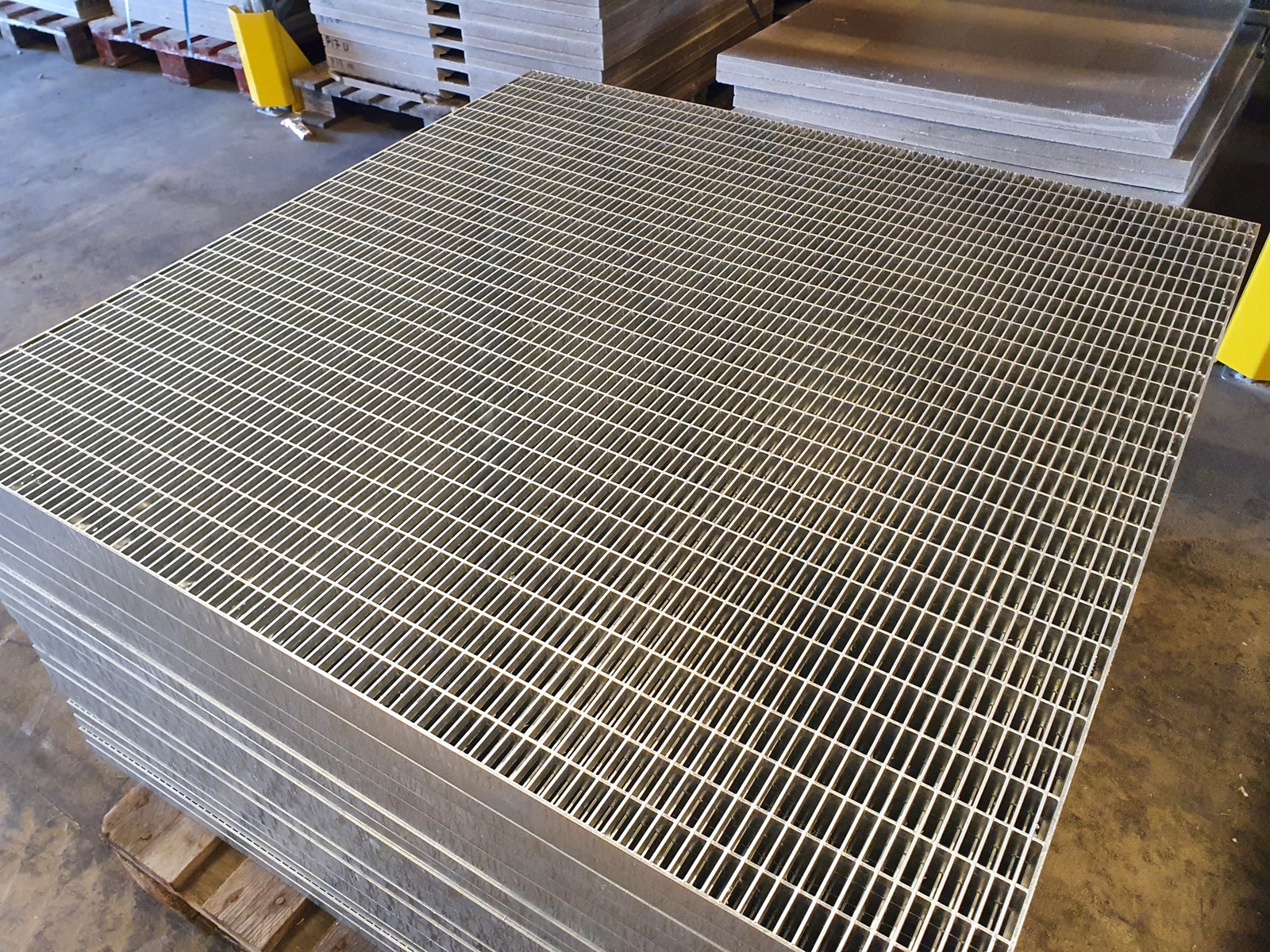 Galvaniserte gitterrister, rustfrie stålrister, aluminiumsrister ...