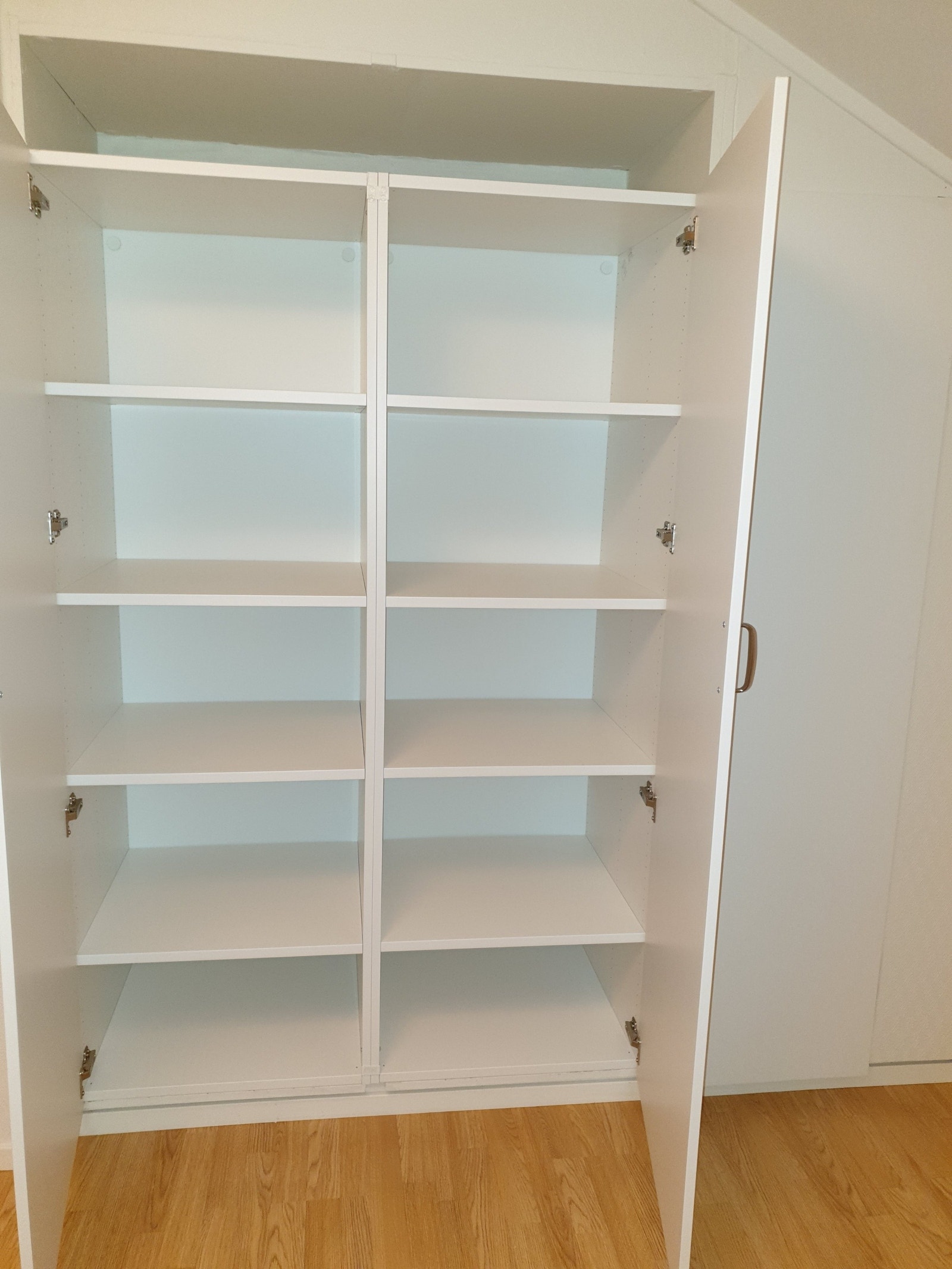 Nytt skap Galleribilde