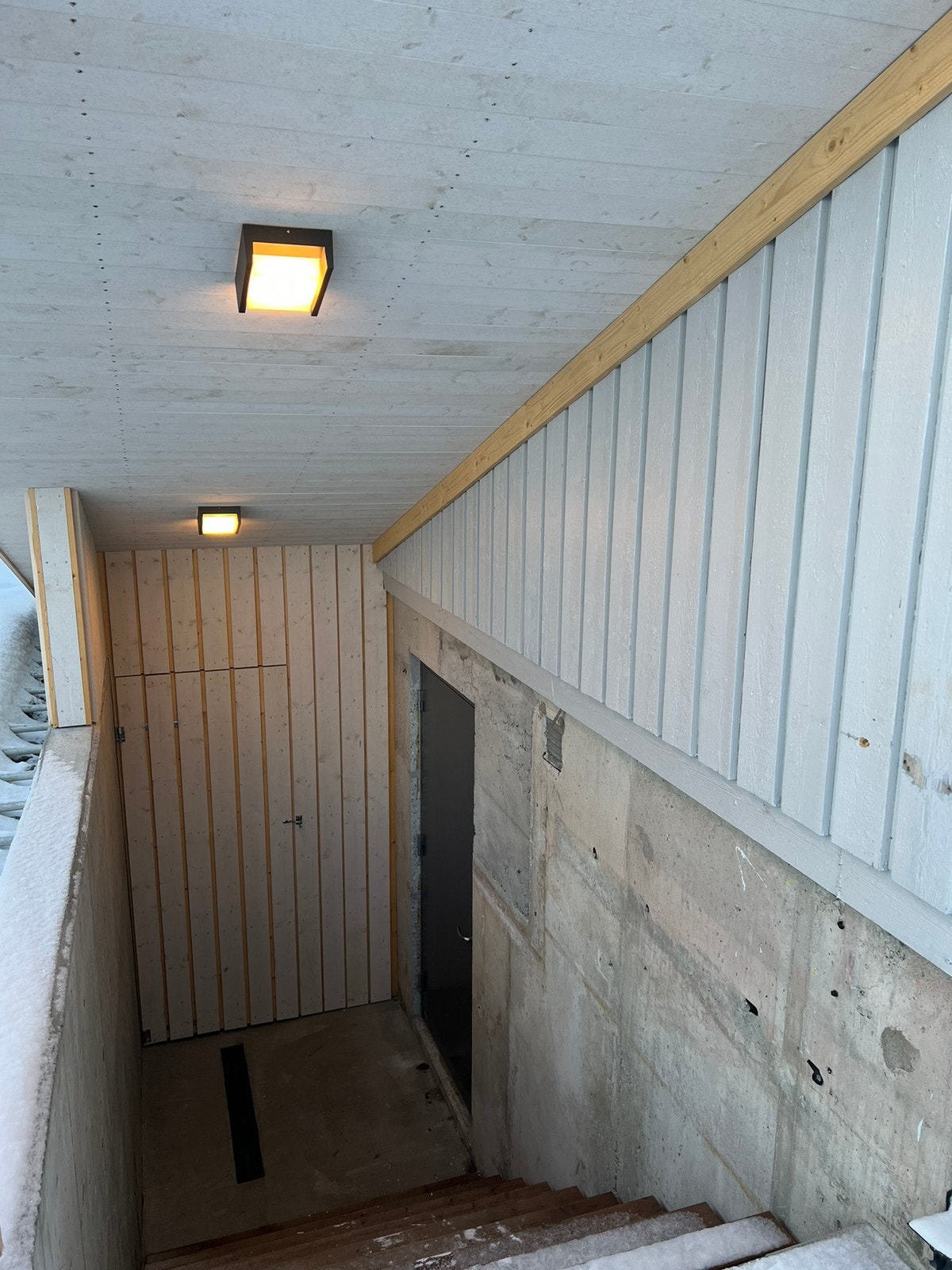 Egen trappnedgang ned til leilighet og bod Galleribilde