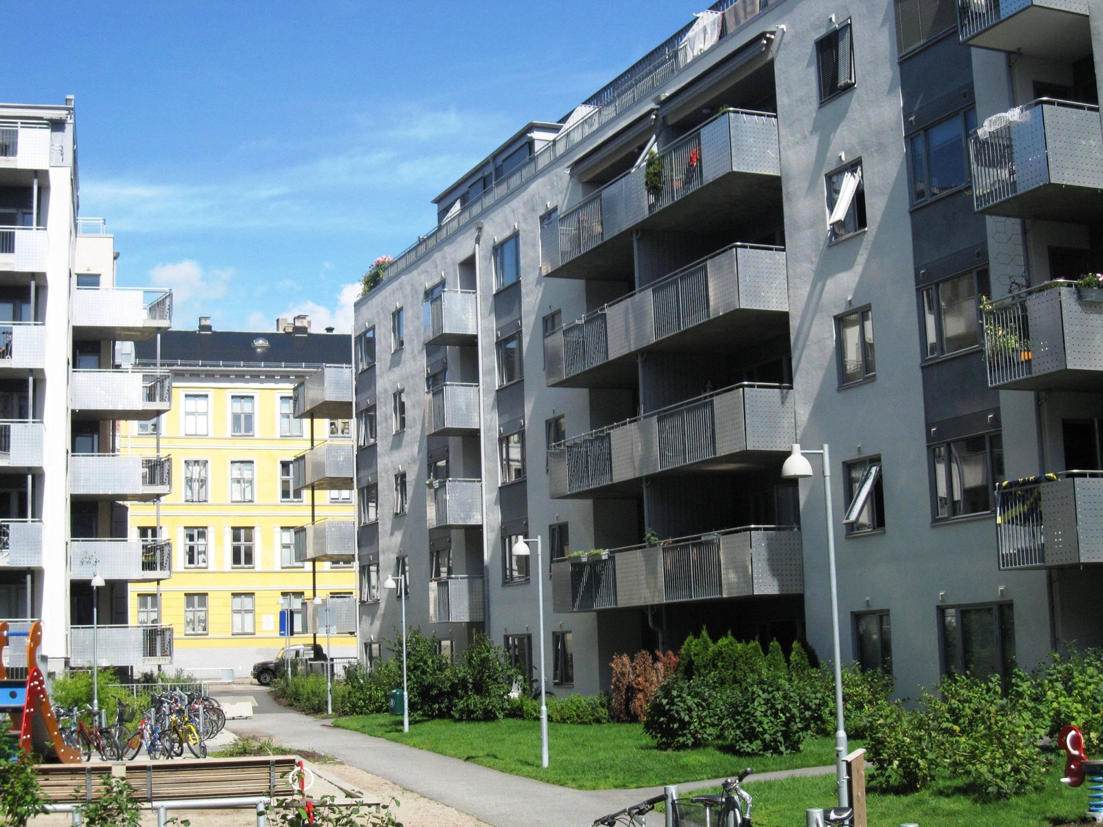 Fasade vendt mot gårdsrom Galleribilde