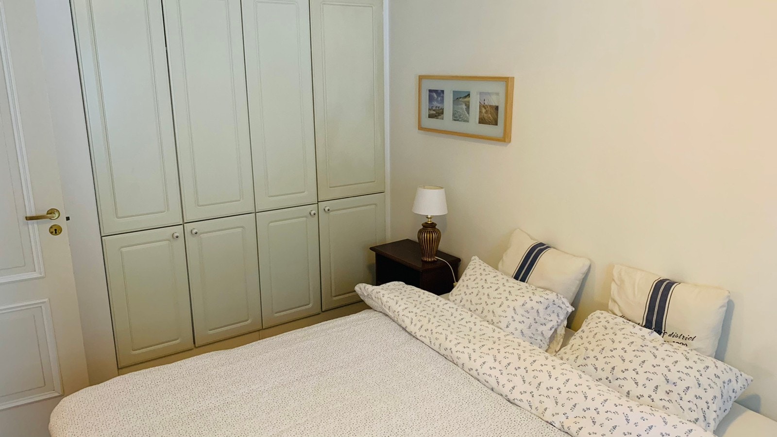 Bedrom with storage Galleribilde