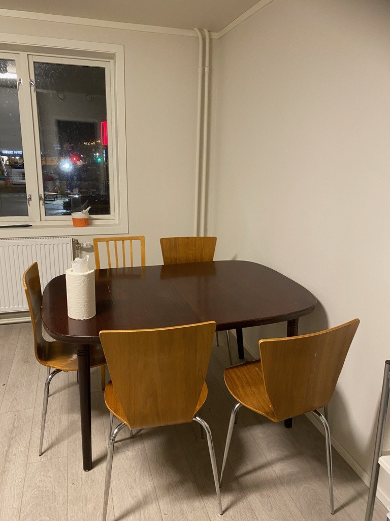 Spiseplass på felles kjøkken Galleribilde