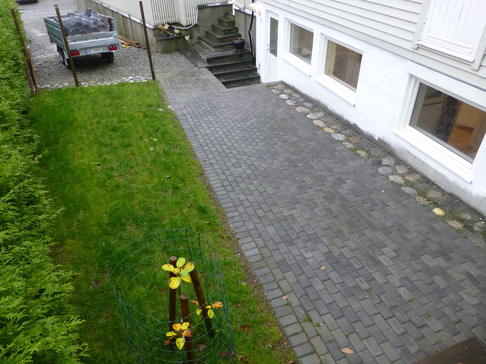 Haven er nå større en på bilde. Plenen er cirka 20 m2 større Galleribilde