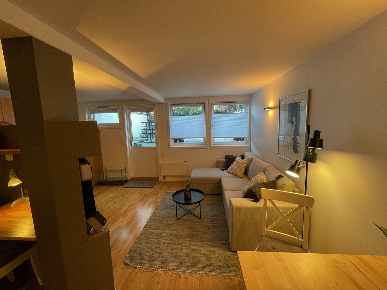 Stue sett fra kjøkken Galleribilde