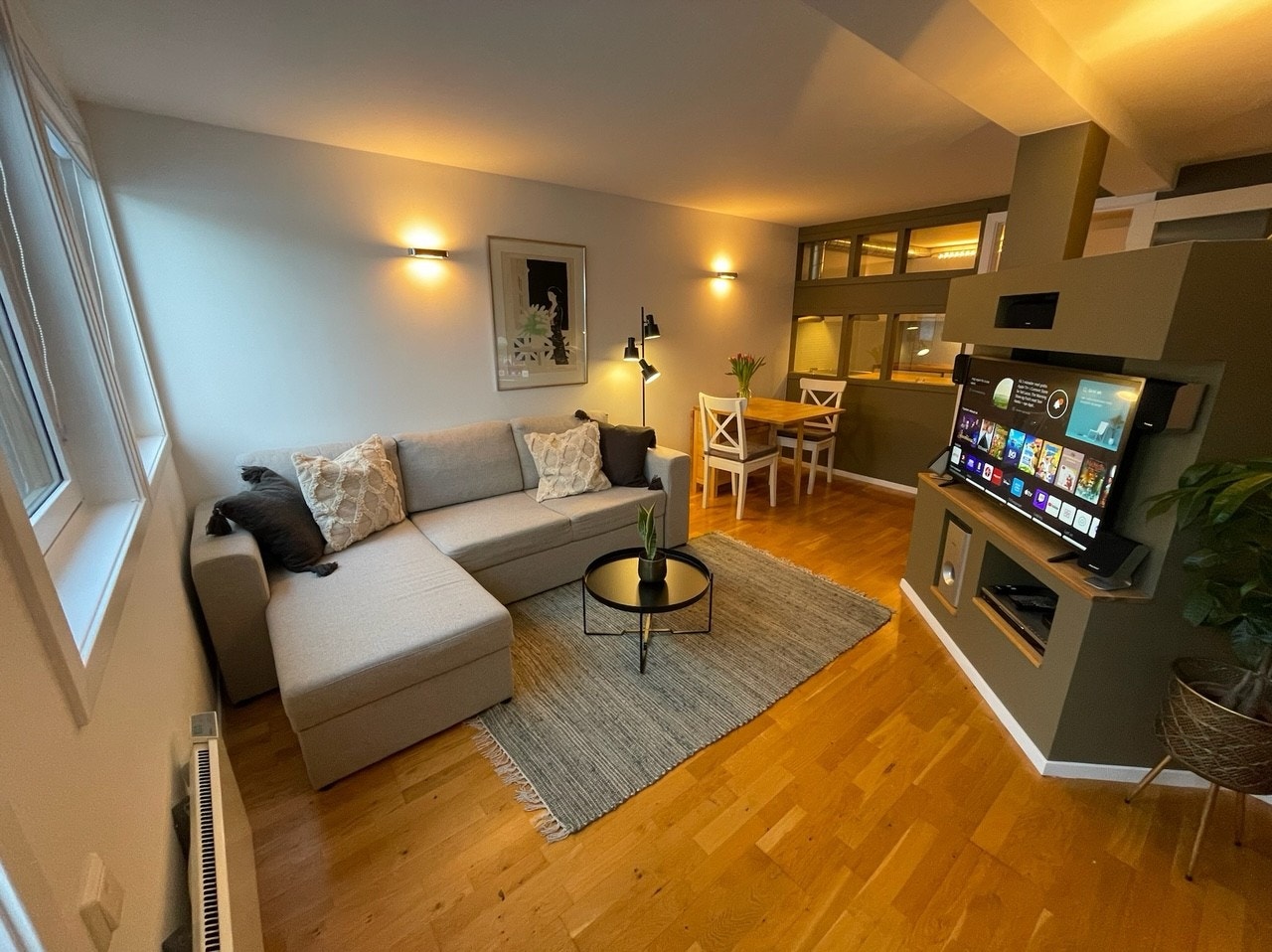 Stue sett fra inngangsdør Galleribilde