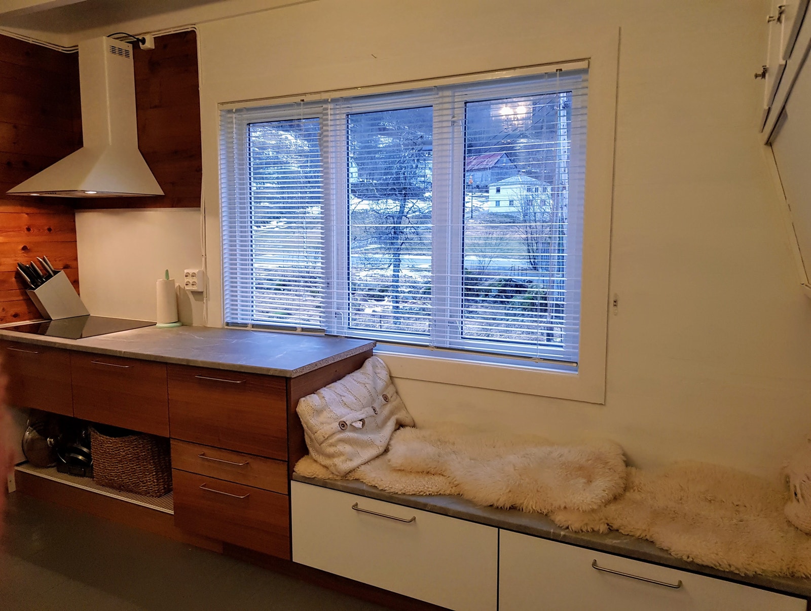 induksjonstopp, vaffeljern, håndmikser, brødbakmaskin, el-grill, m.m... Galleribilde