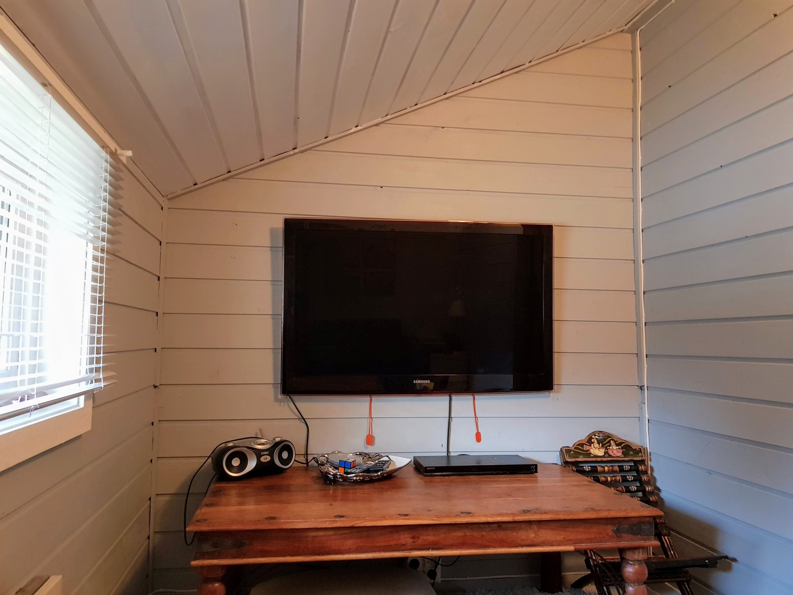 TV-skjerm, dvd/blueray spiller
WIFI inkludert (mobil bredbånd) Galleribilde