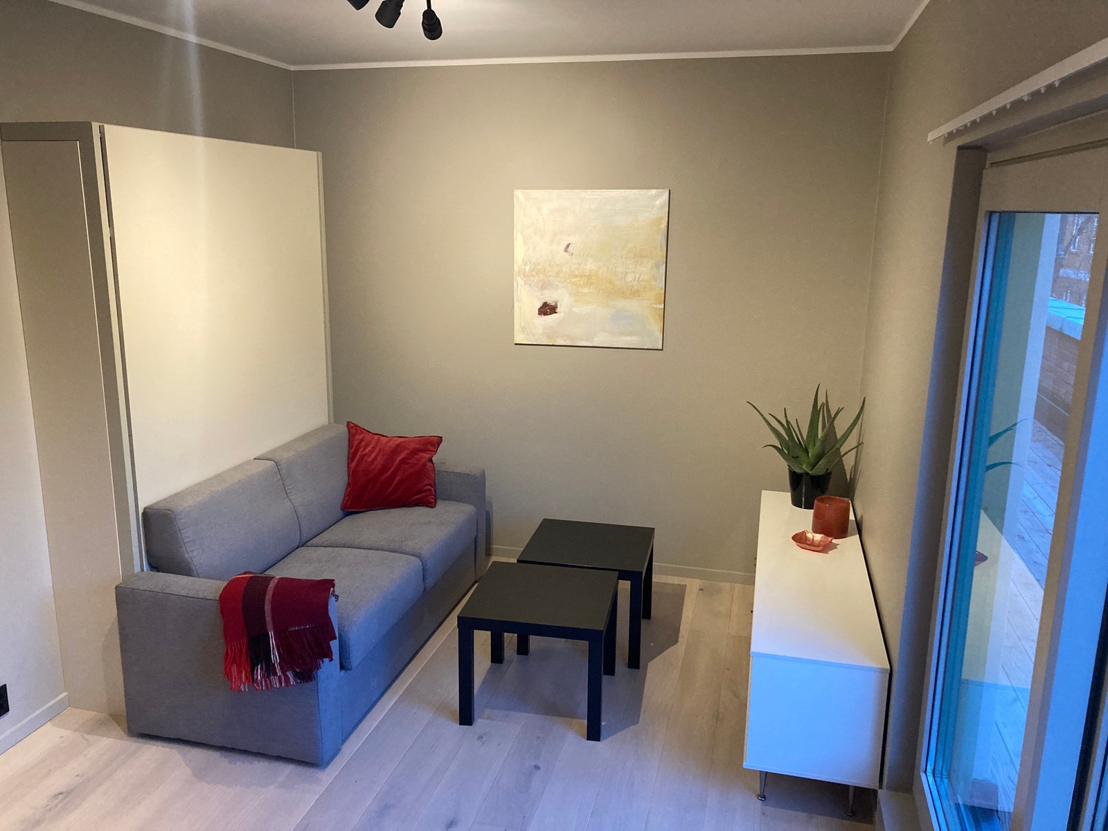 Skapseng med integrert sofa Galleribilde