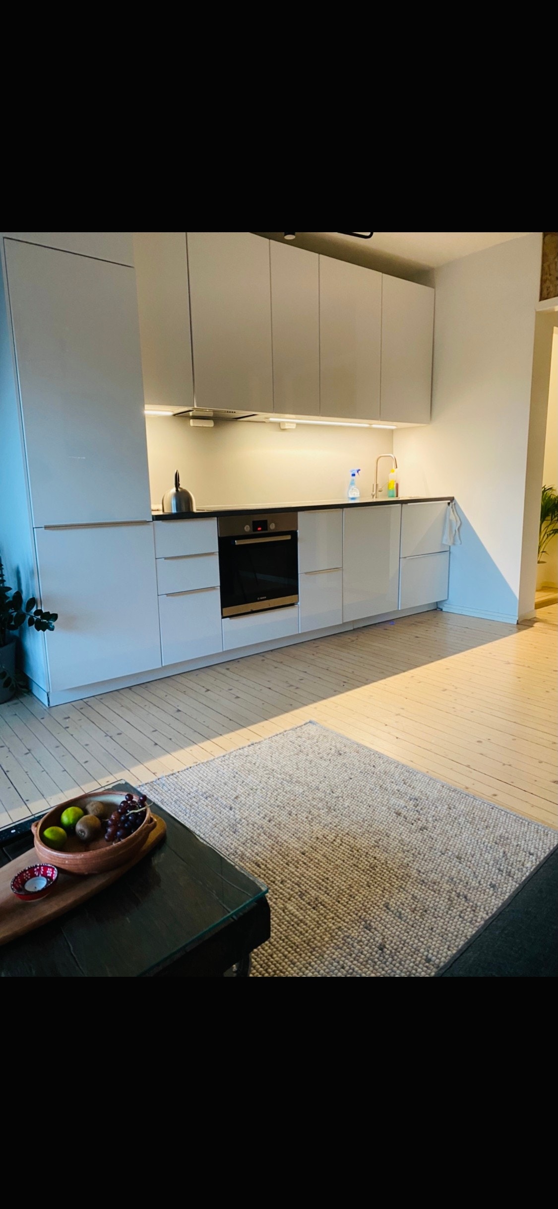 Kjøkken med hvitevarer Galleribilde