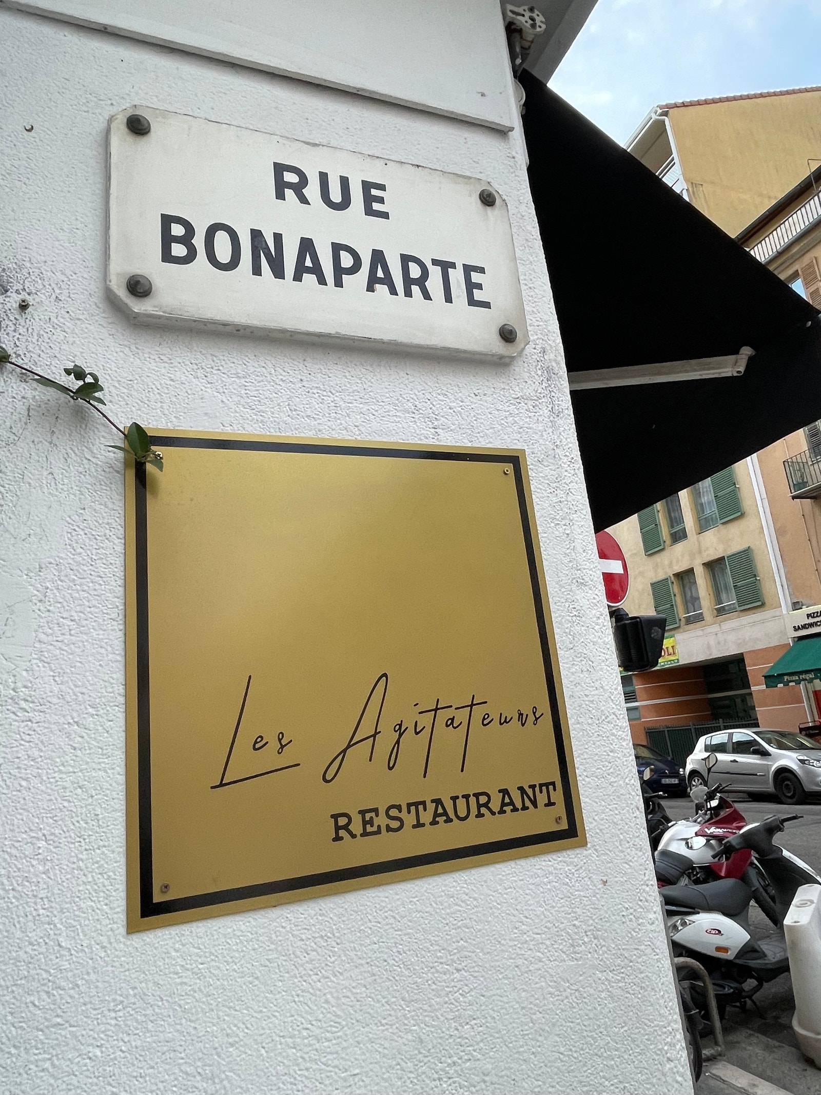 Mange flotte restauranter i nabolaget. Galleribilde