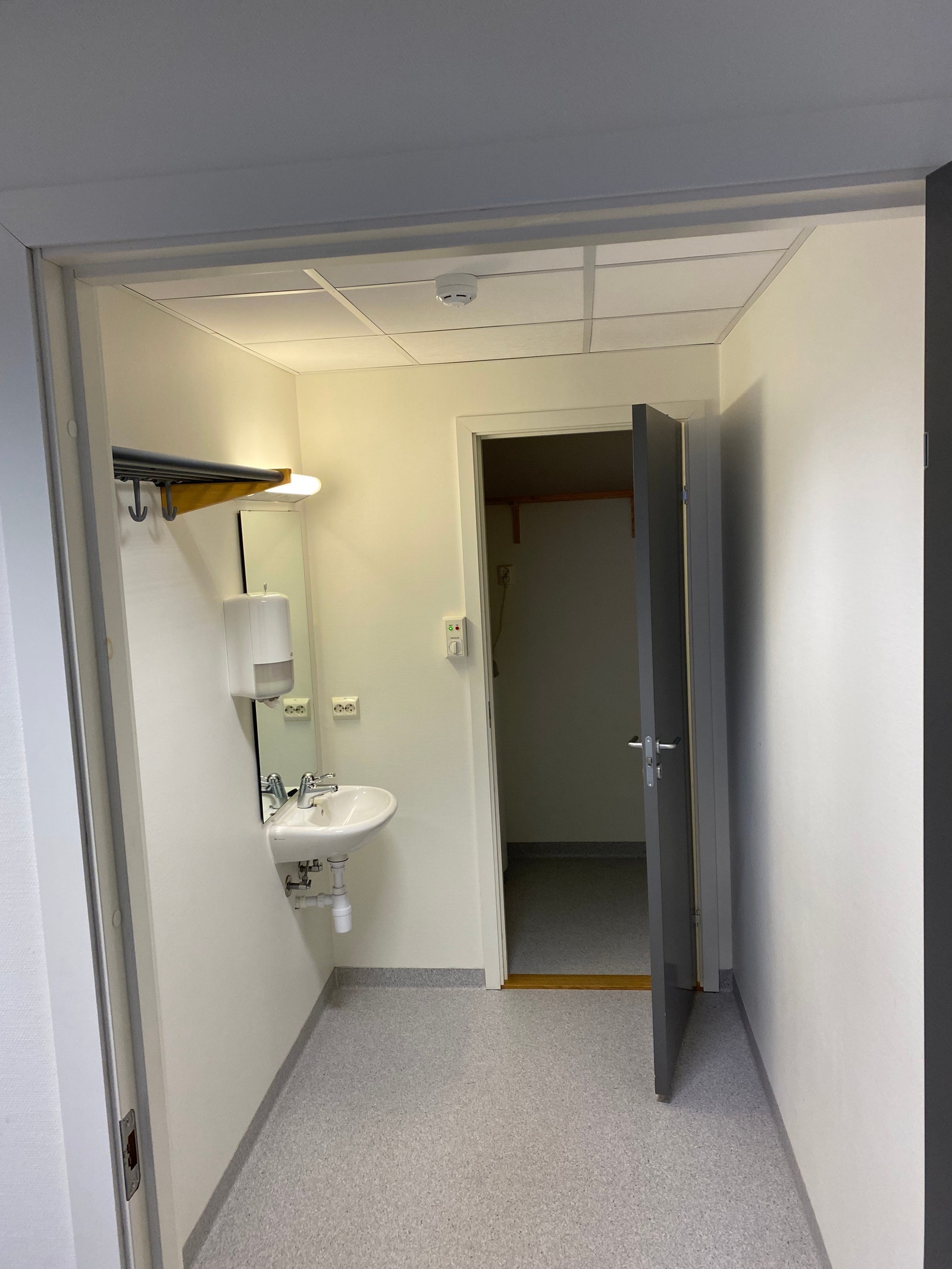 Garderobe Galleribilde