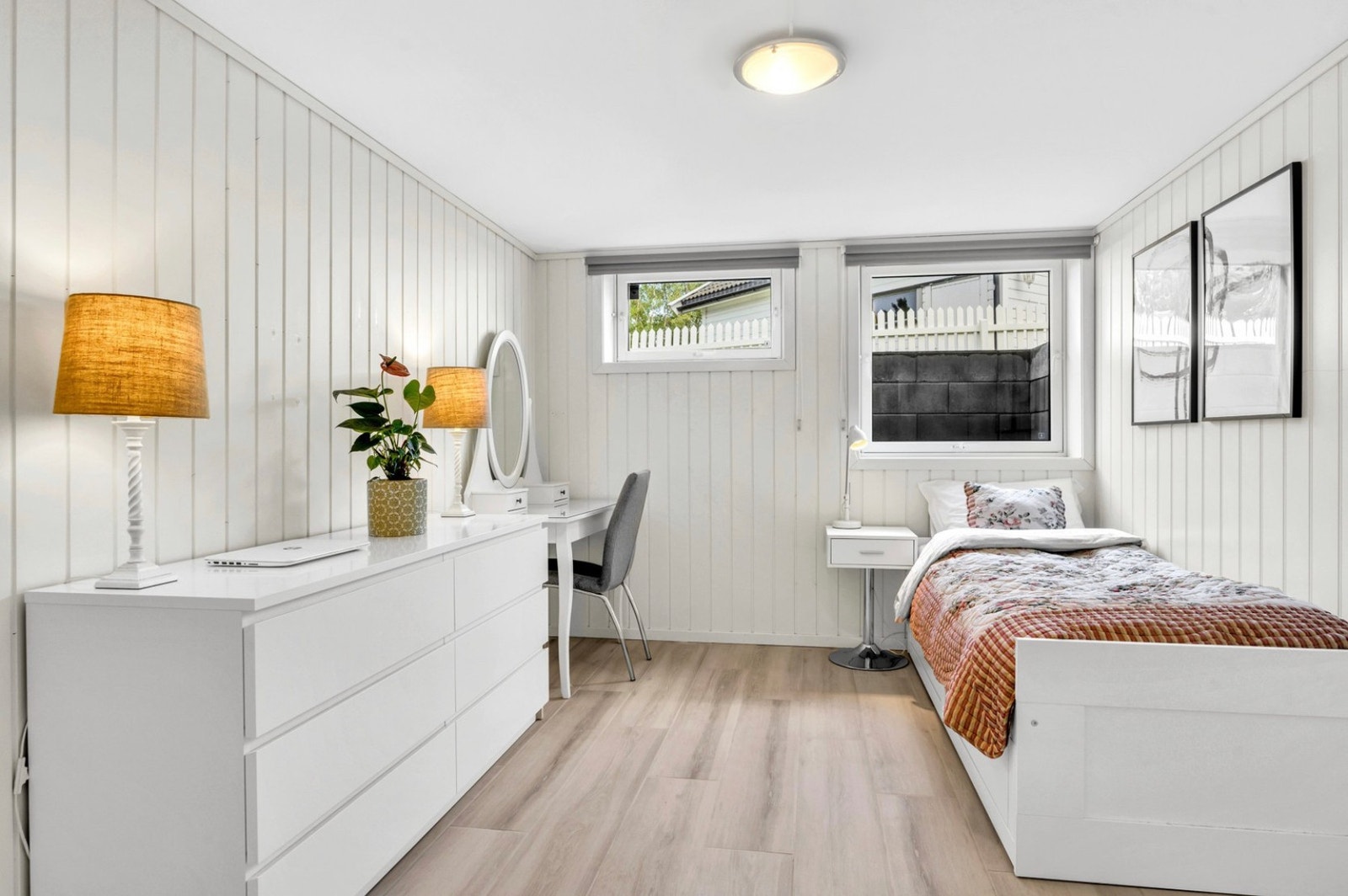 Tre romslige og lyse soverom - soverom 1 Galleribilde