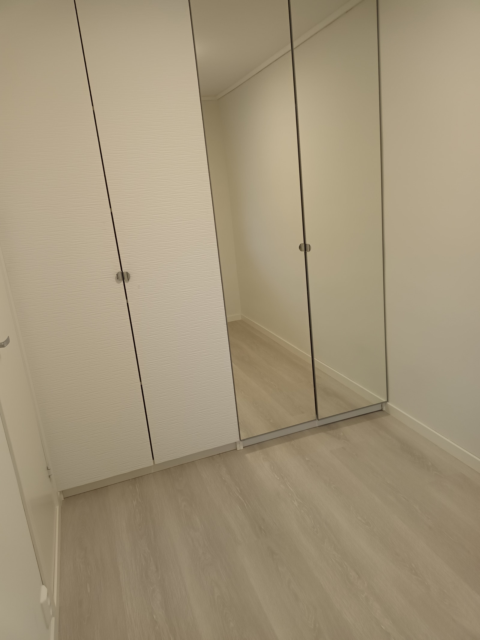 Soverom nr 2 med flotte paxgarderobe Galleribilde