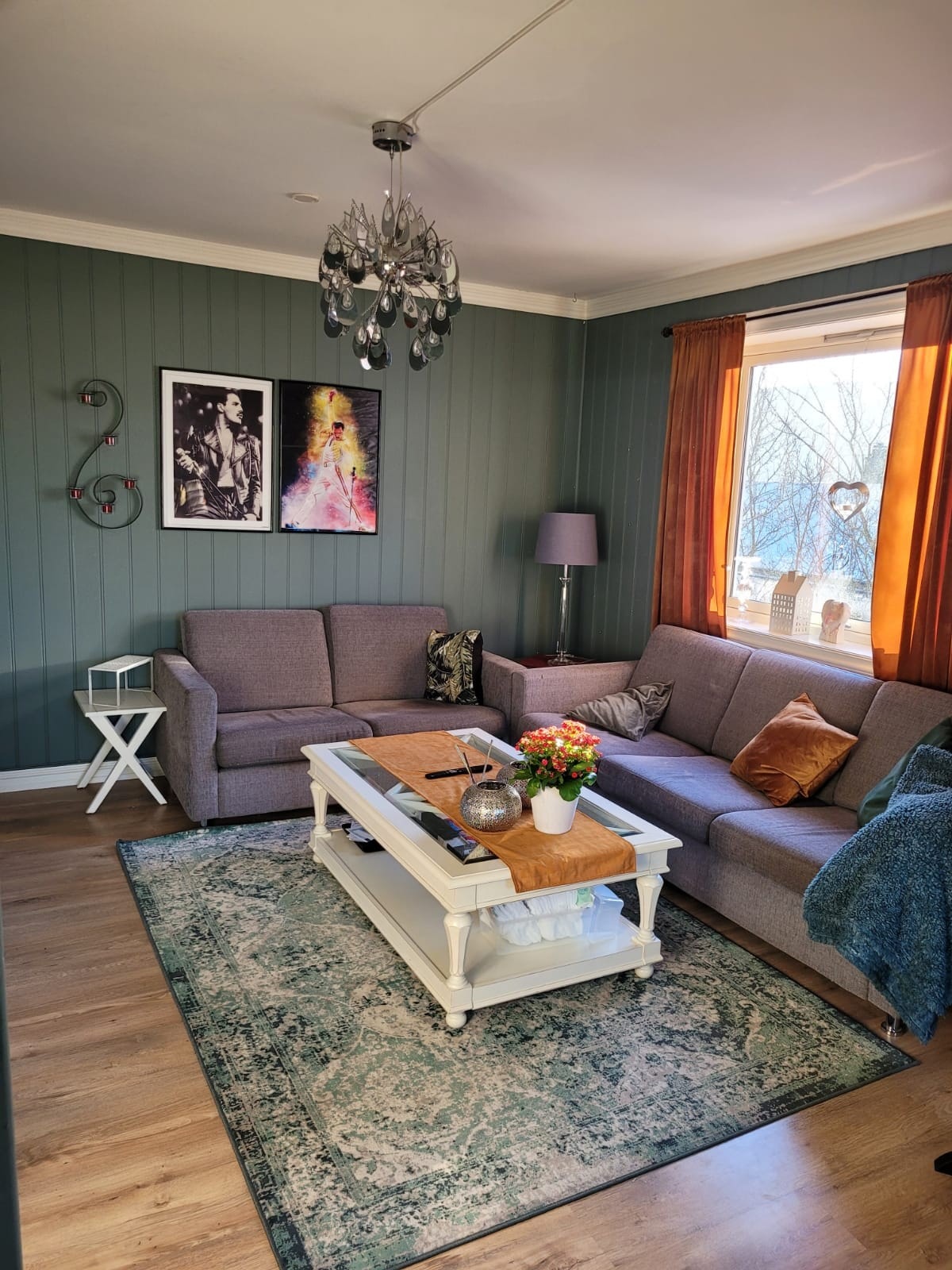 bilde er fra 2023, ny farge er hvit. Galleribilde