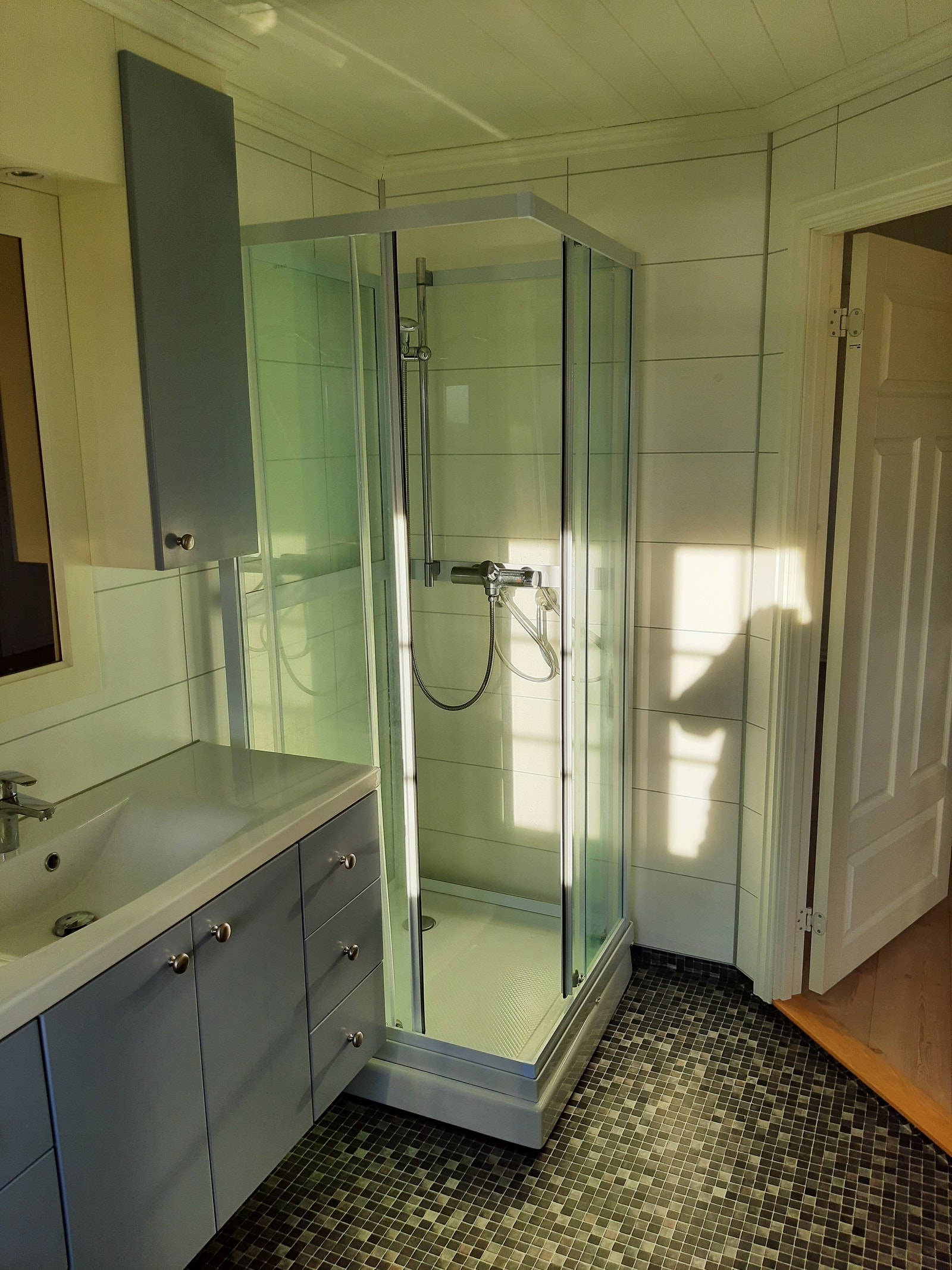 Bad med dusj Galleribilde