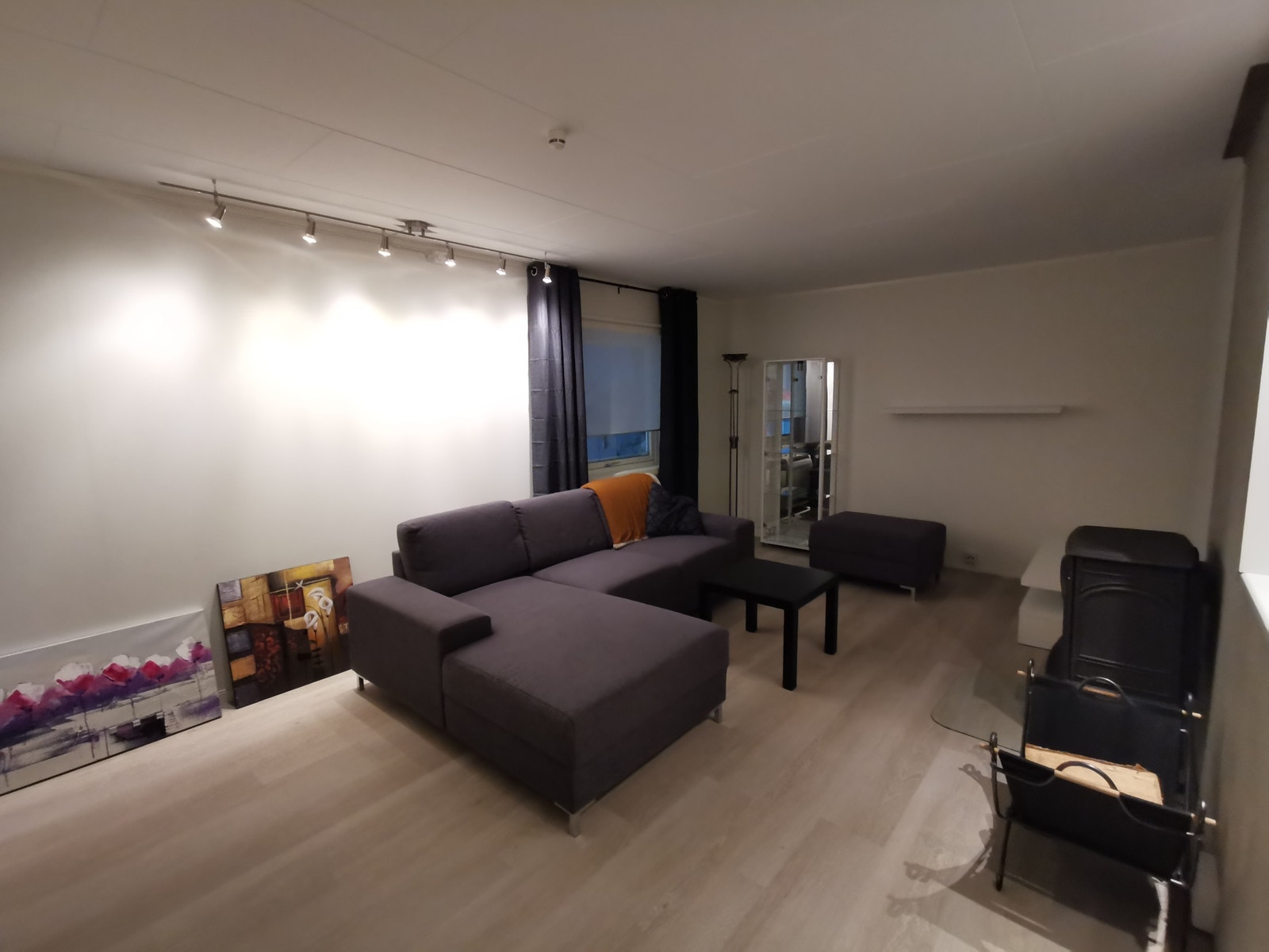 Ny 55'' tv kommer (ikke avbildet) Galleribilde