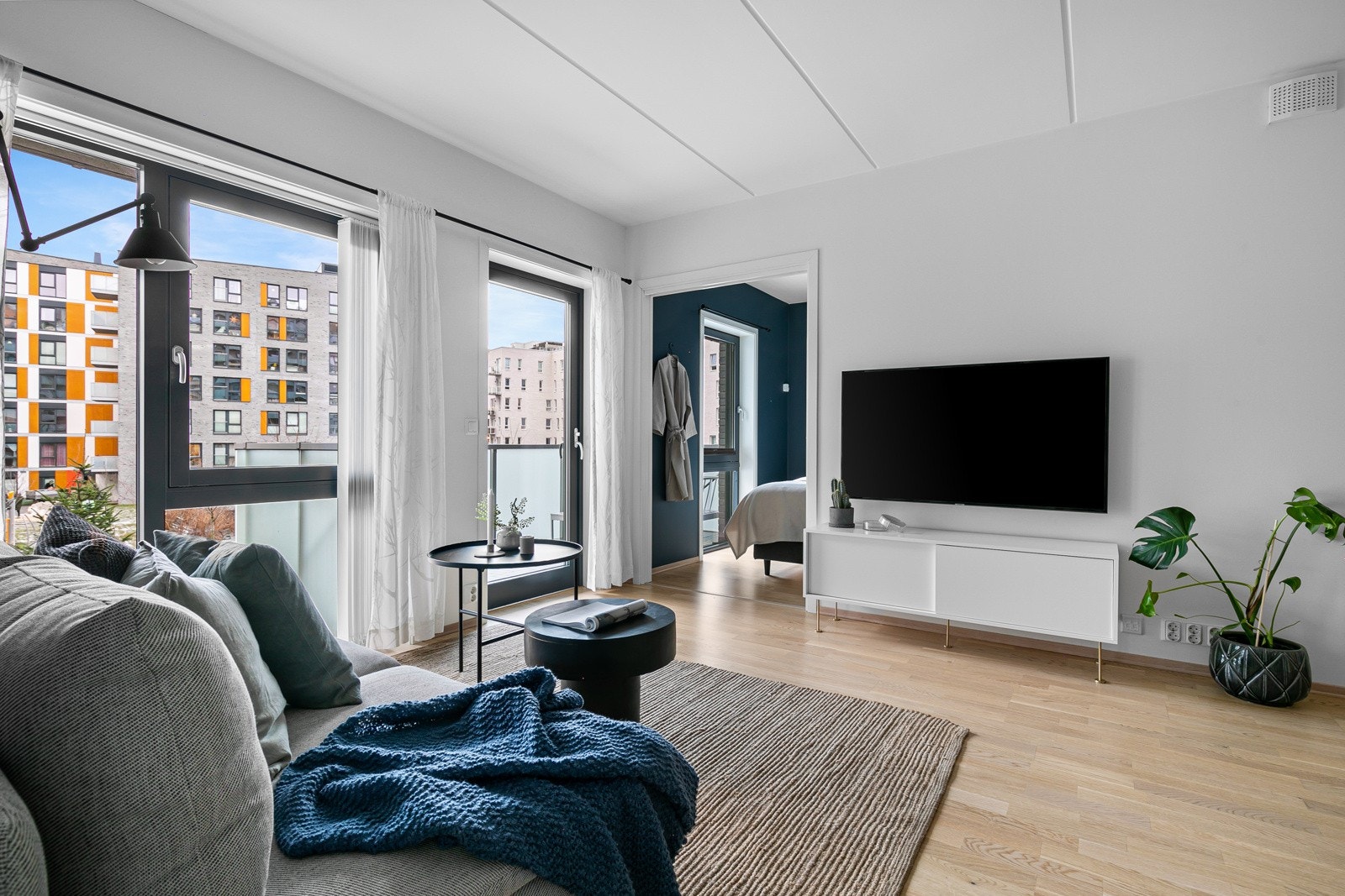 Dette er et fantastisk oppholdsrom som innbyr til sosialt samvær. Galleribilde