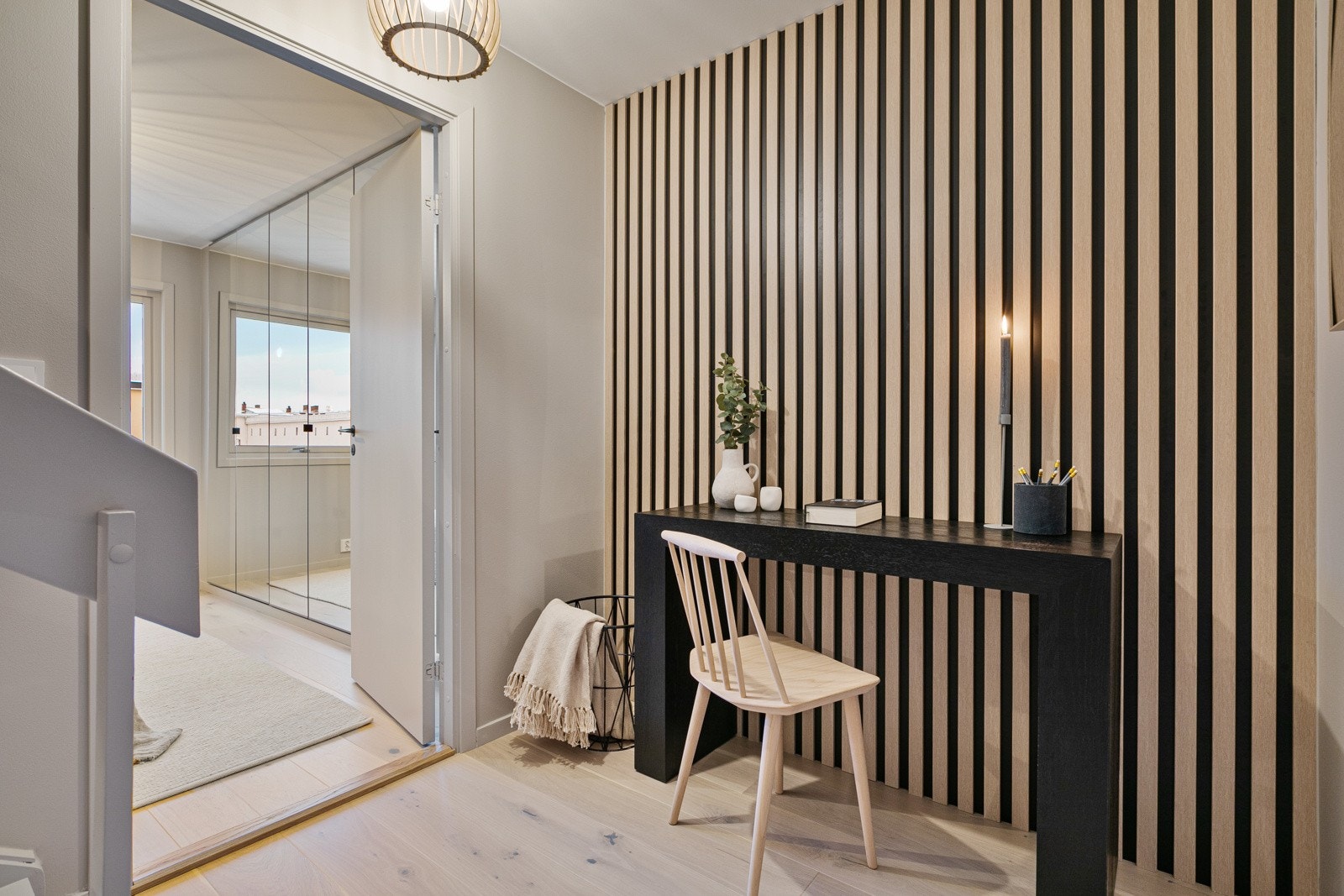 Praktisk kontorløsning ved trapp Galleribilde