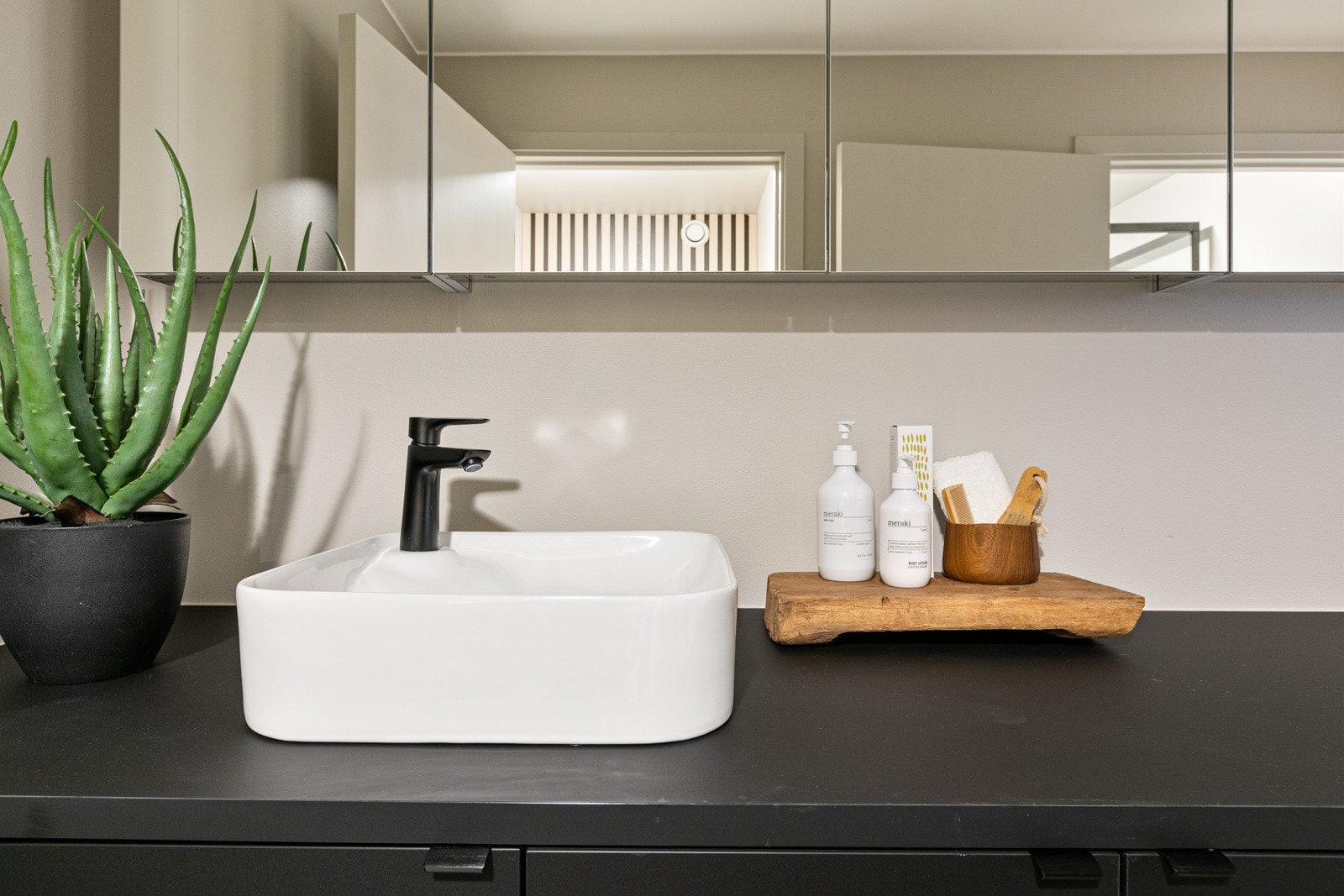 Vaskerom med opplegg for vaskemaskin Galleribilde