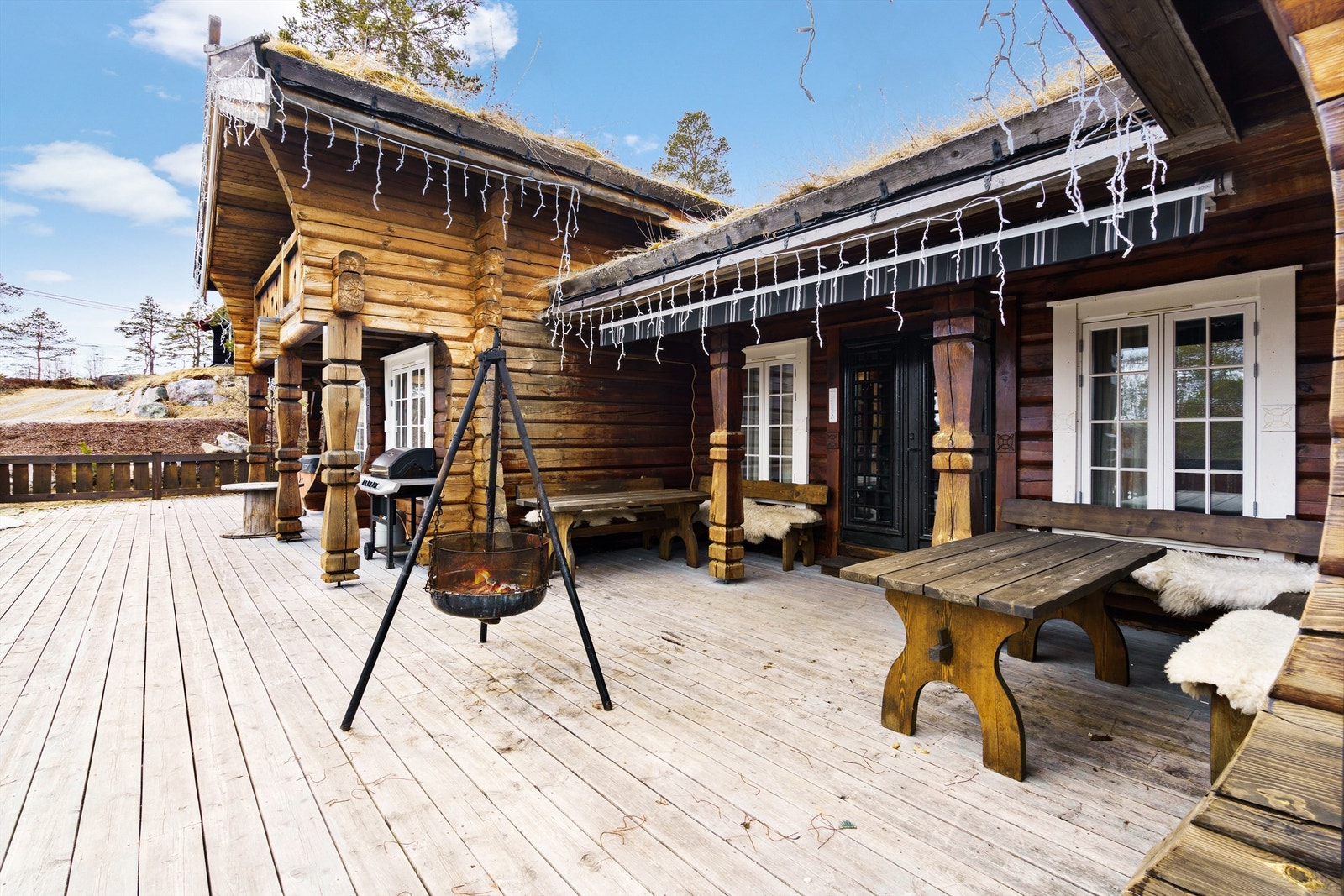 Flere lune solrike sitteplasser. Galleribilde