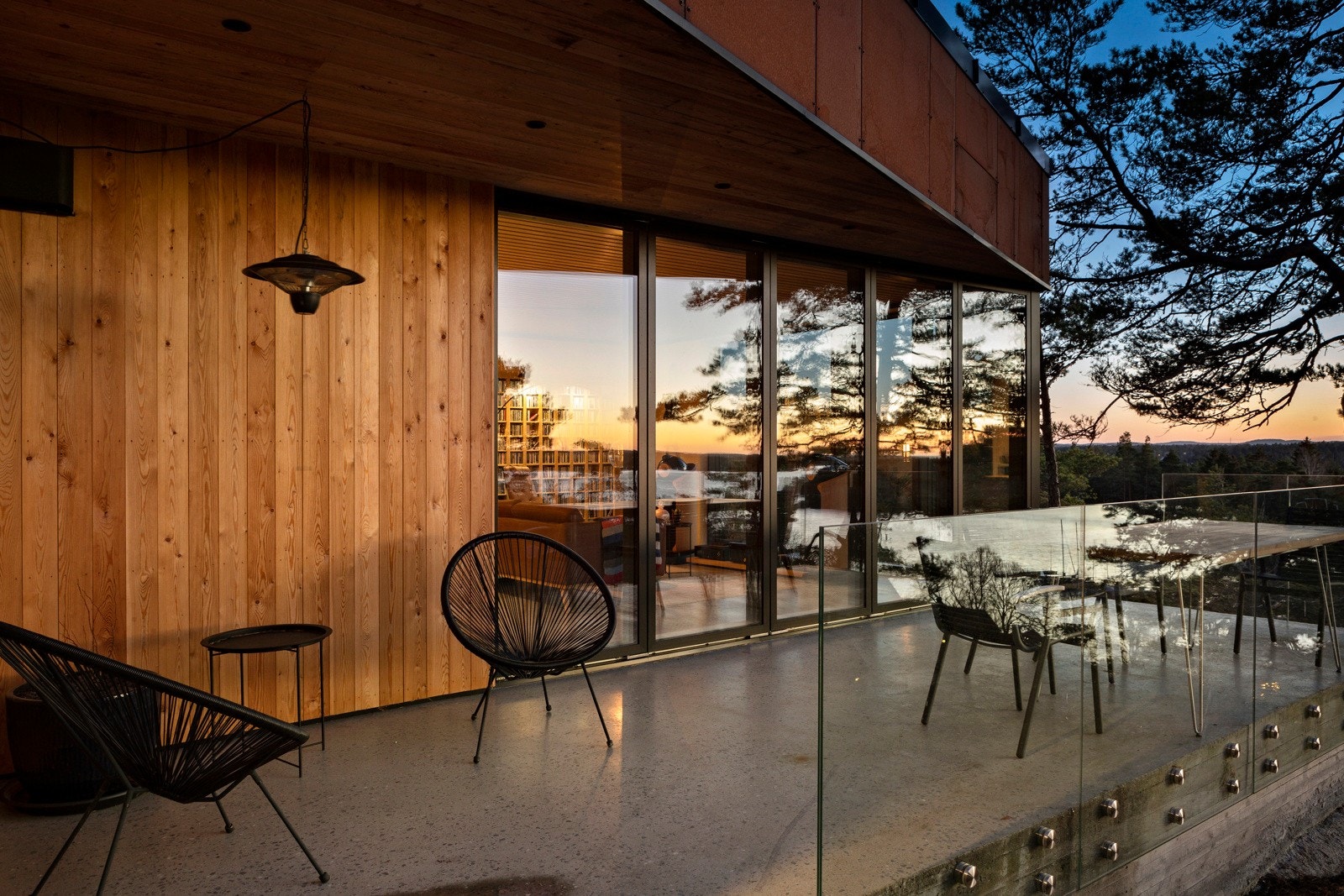 Fra stuen er det utgang til deilig terrasse Galleribilde