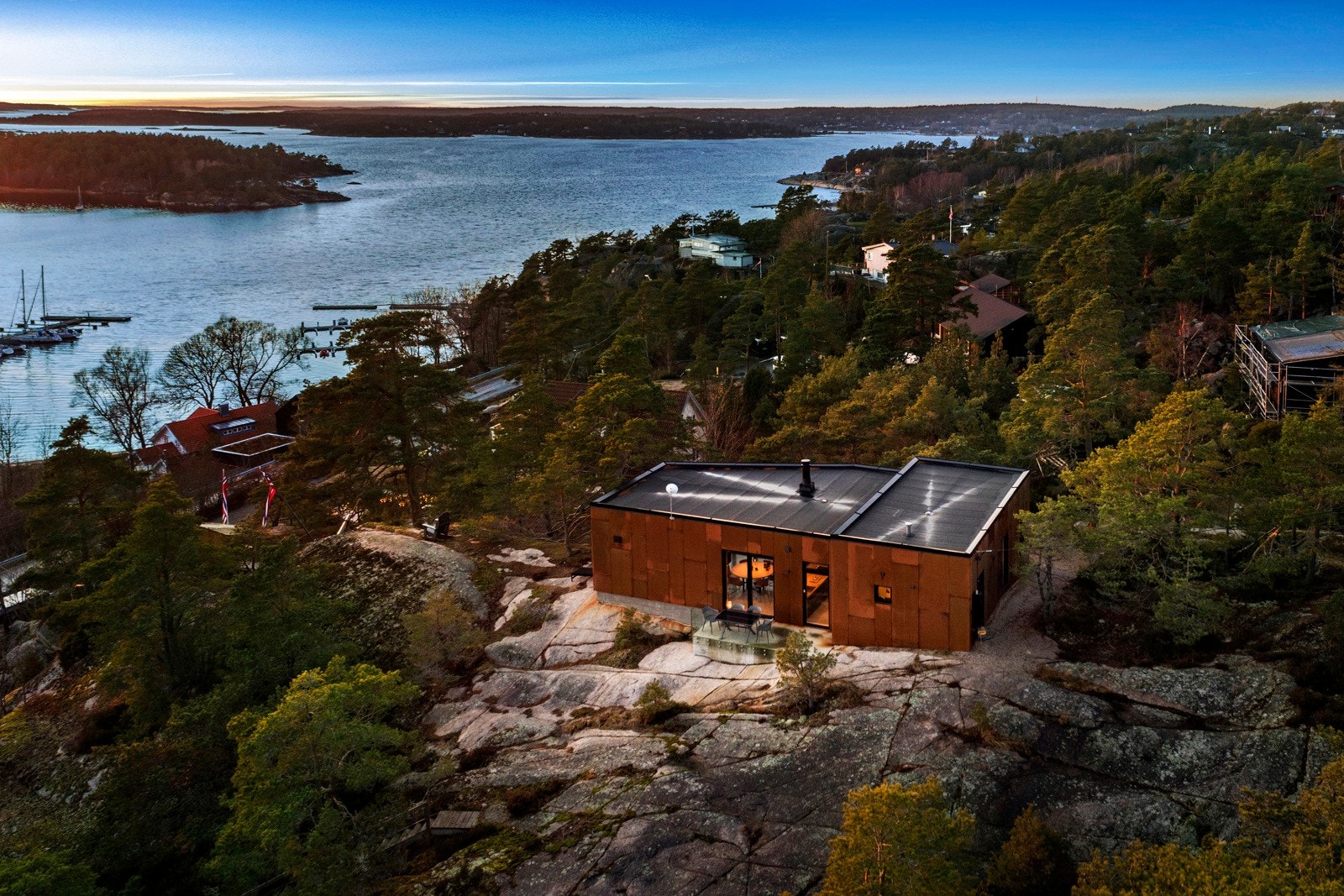 Flott utsikt til Skjebergkilen og Hvalerskjærgården Galleribilde