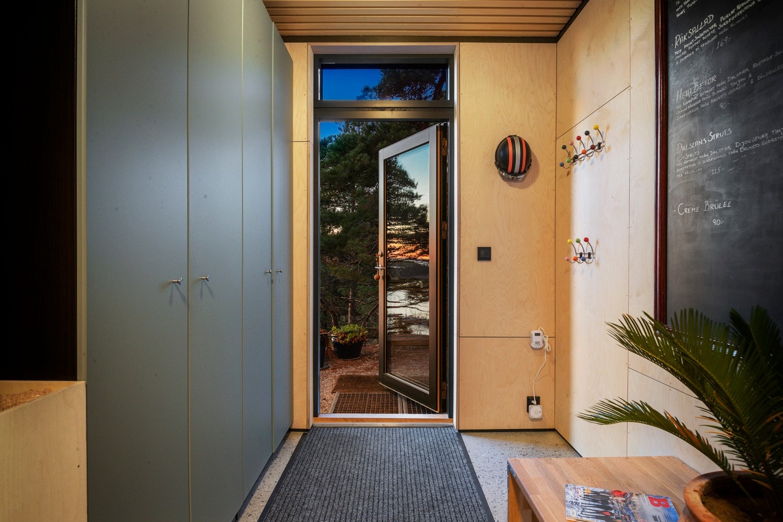 Gang som har godt med skapplass Galleribilde