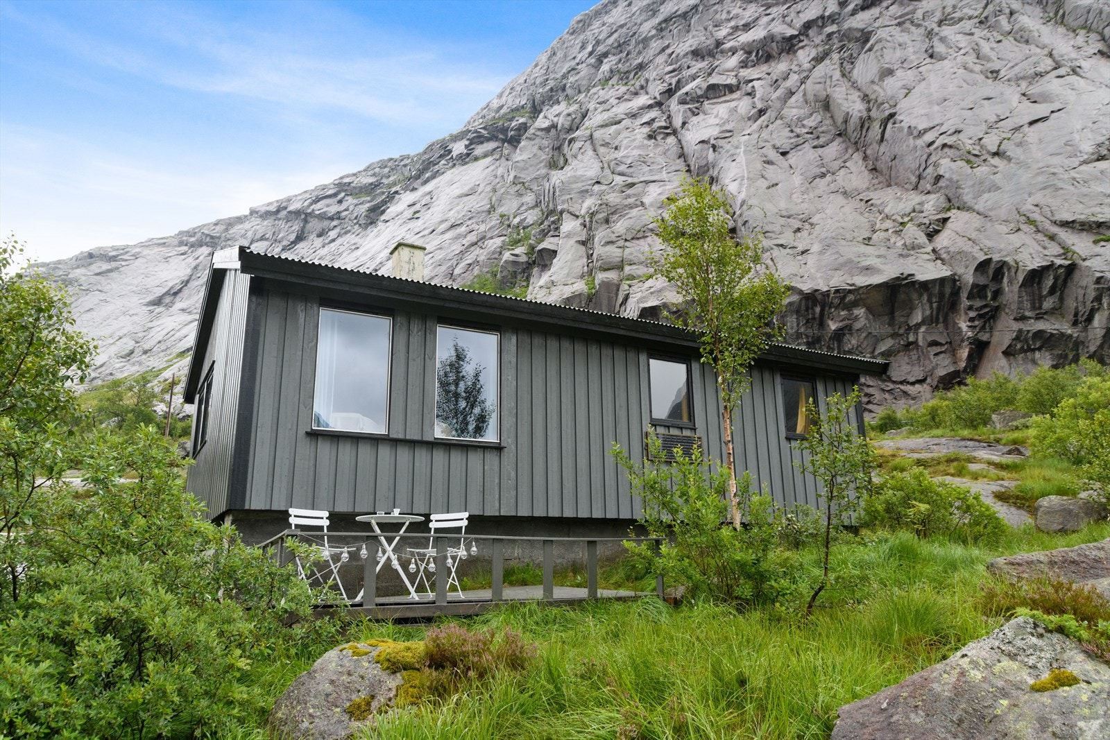 Eiendomsmegler1 v/ Gro Anita Nøkland ønsker velkommen til Øvstabødalen - koselig hytte i naturskjønne omgivelser Galleribilde