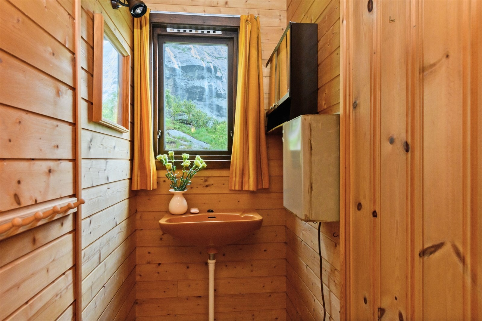 Vaskerom Galleribilde