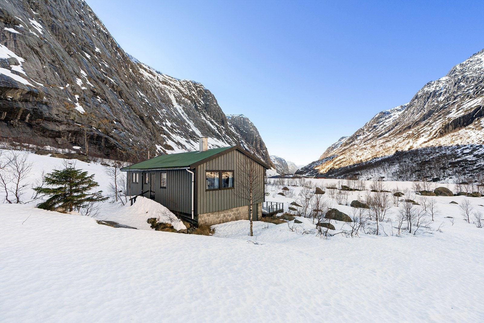 Koselig hytte med enkel adkomst Galleribilde