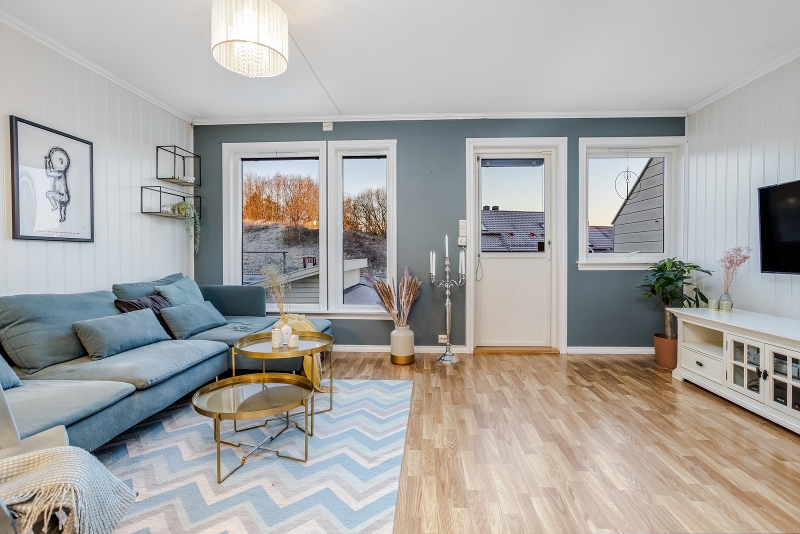 Fra stuen er det utgang til terrasse Galleribilde