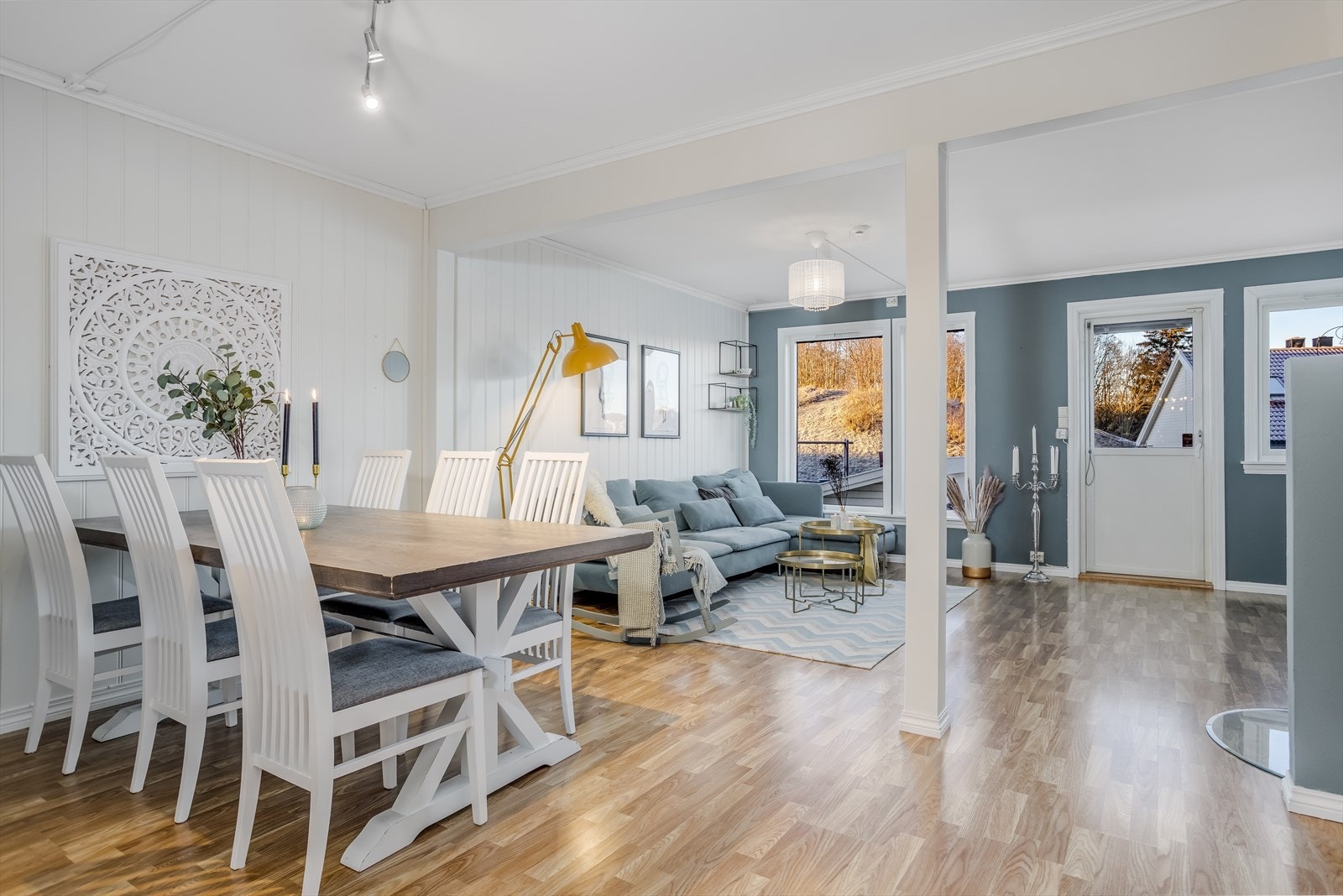 Stue med plass til spisebord Galleribilde