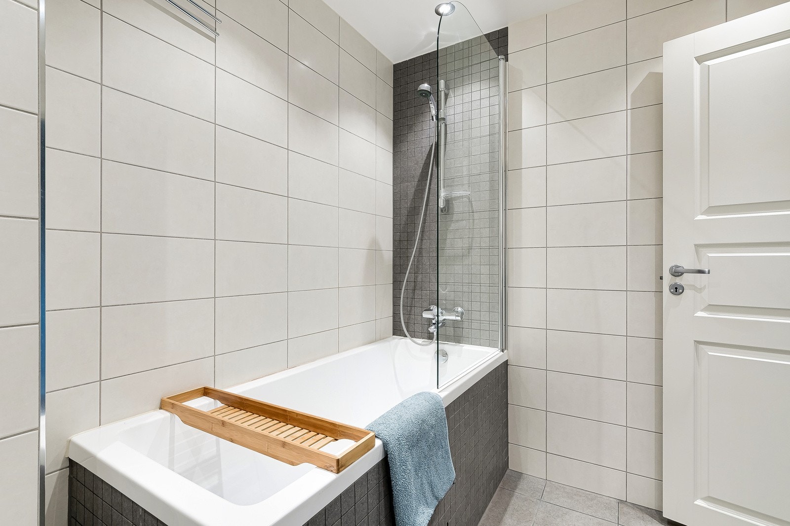 Det er varmekabler på gulv Galleribilde