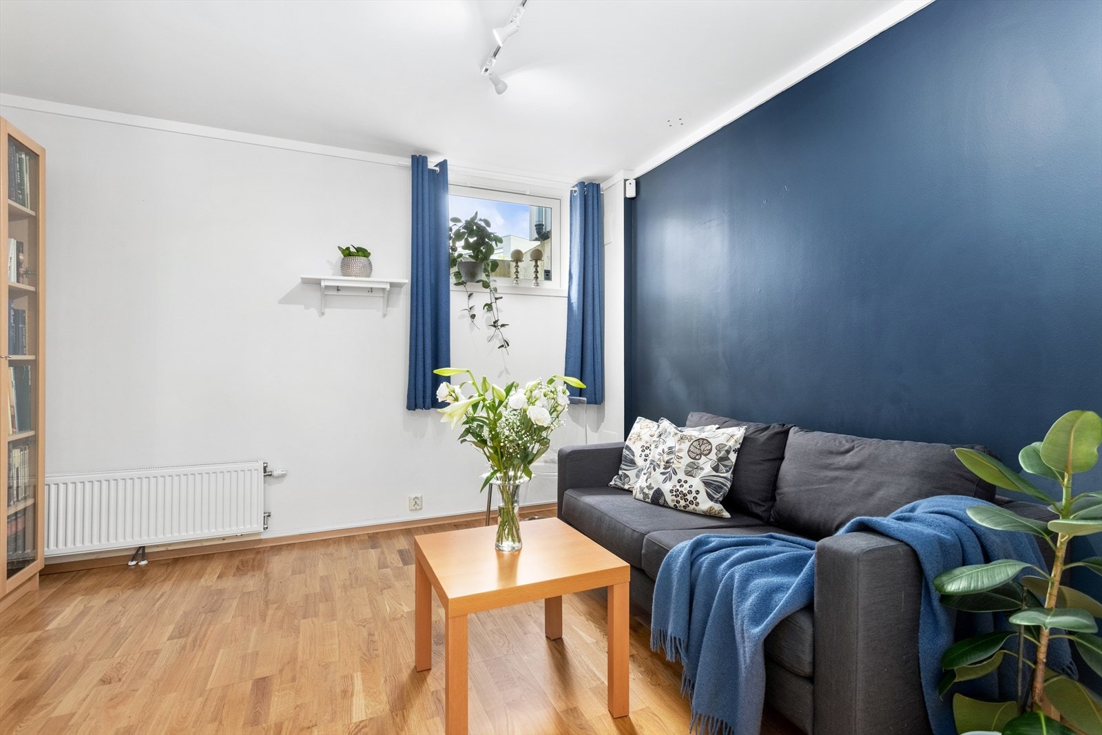 Kjellerstue er på 18,5 kvm og har god plass til sofagruppe. Galleribilde