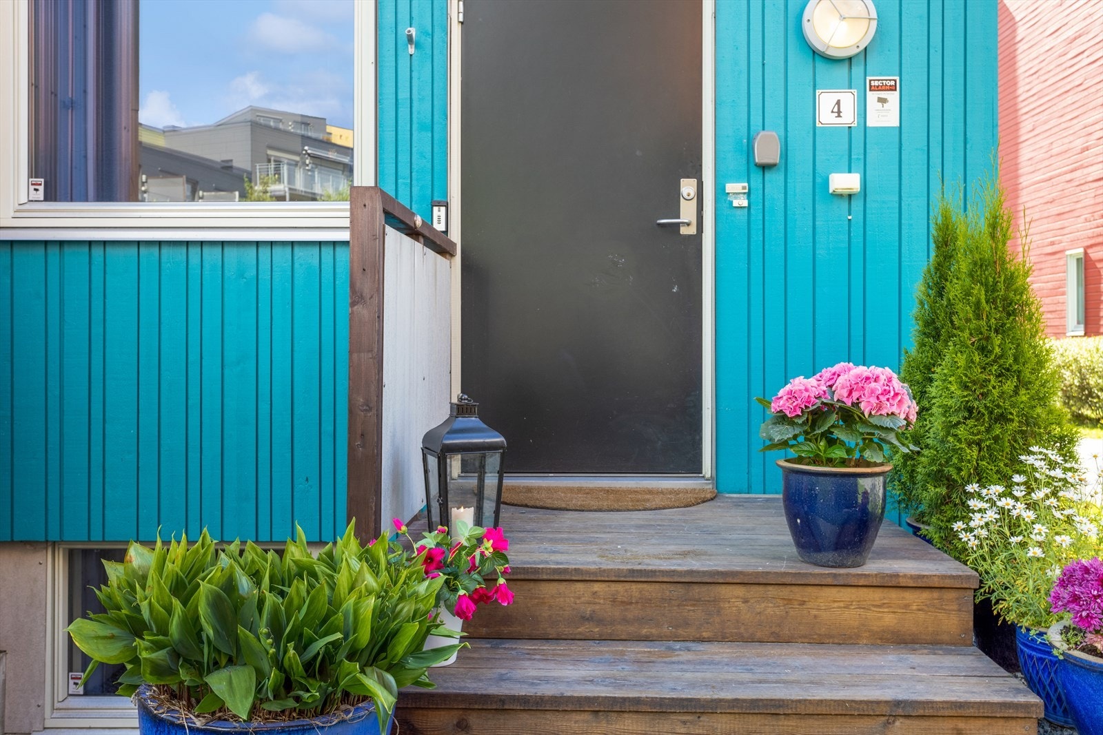 Flott utarbeidet inngangsparti. Galleribilde