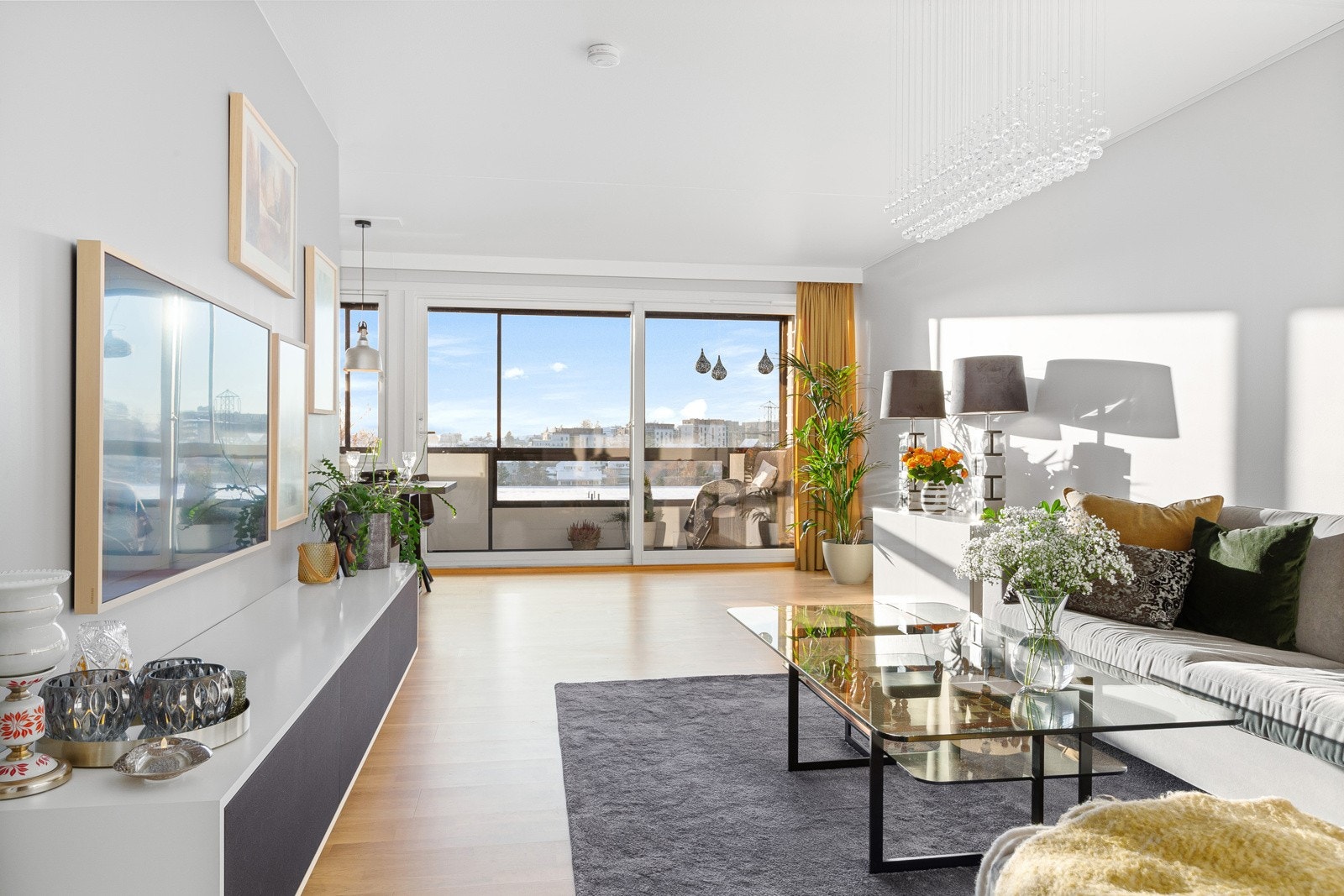 Leiligheten fremstår fin og gjennomført. Den ble pusset opp i sin helhet av forrige eiere i 2012/13 og alle vegger ble malt i 2018. Galleribilde