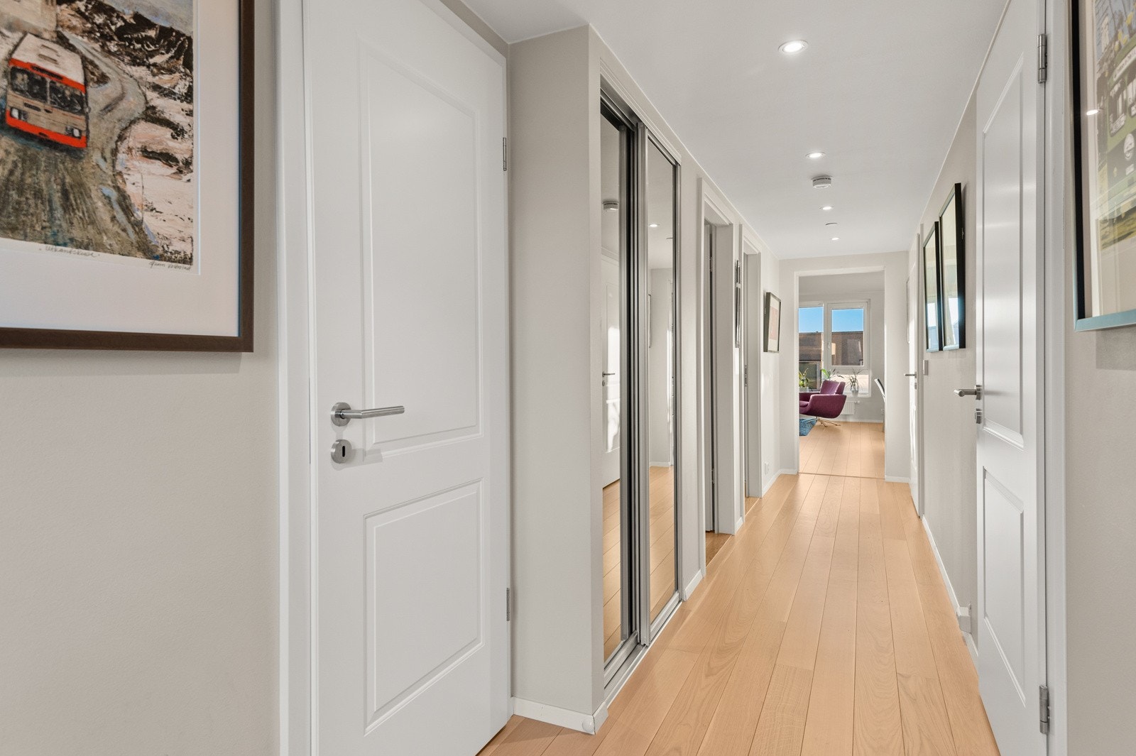 Leiligheten er utstyrt med balansert ventilasjon, samt varmtvann og fyring inkludert i fellesutgiftene. Galleribilde