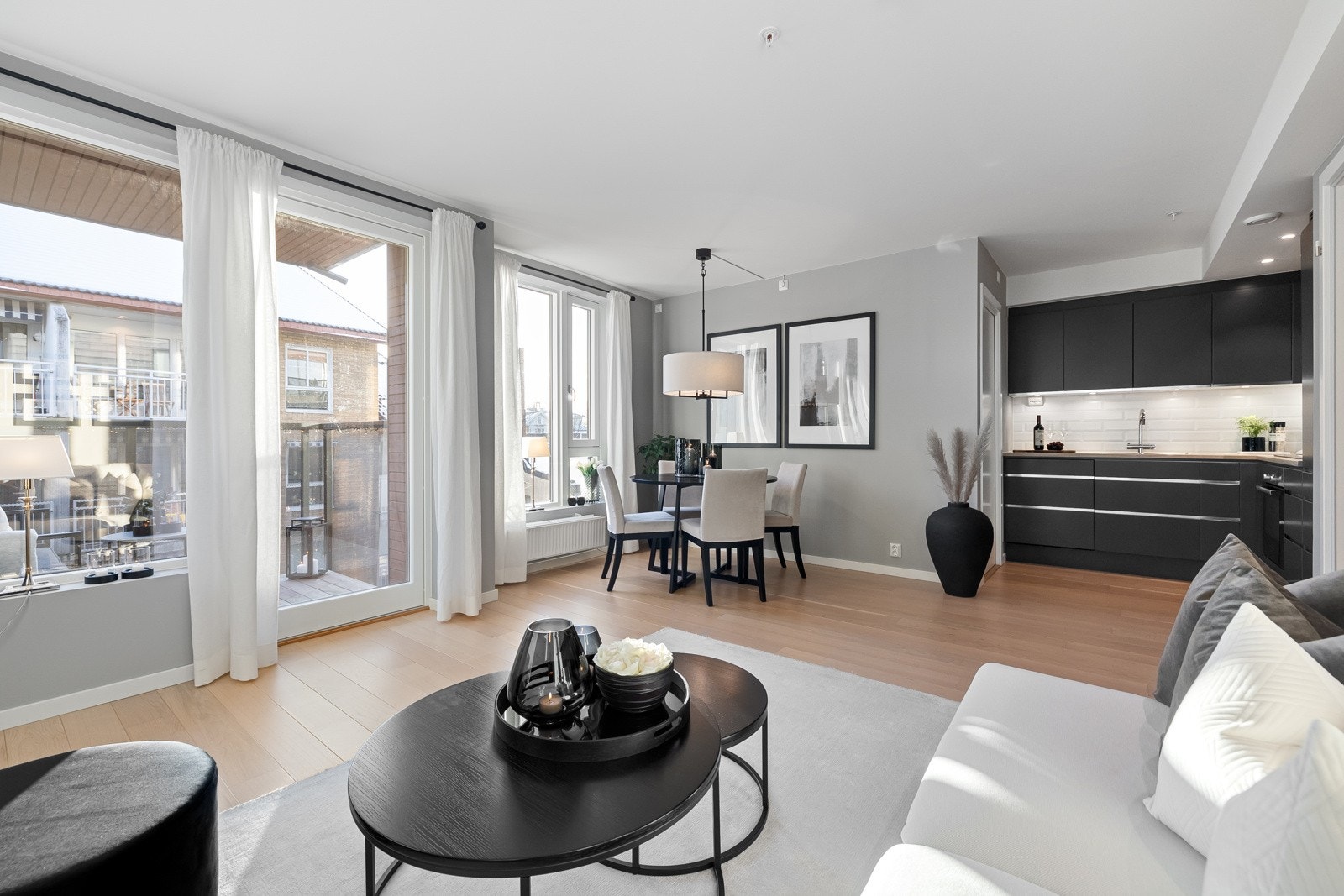 Stuens særegne kvaliteter gjør dette til et hyggelig sted å være. Galleribilde