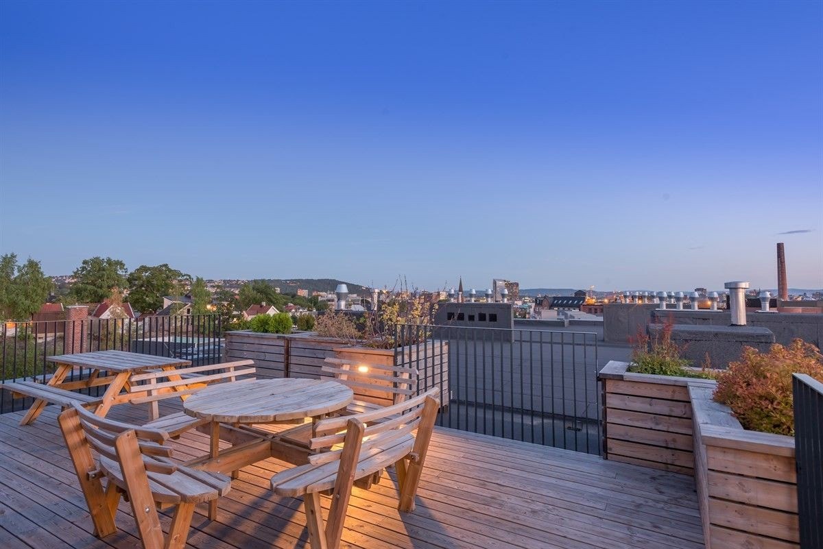 Beboerne kan nyte en felles takterrasse. Galleribilde