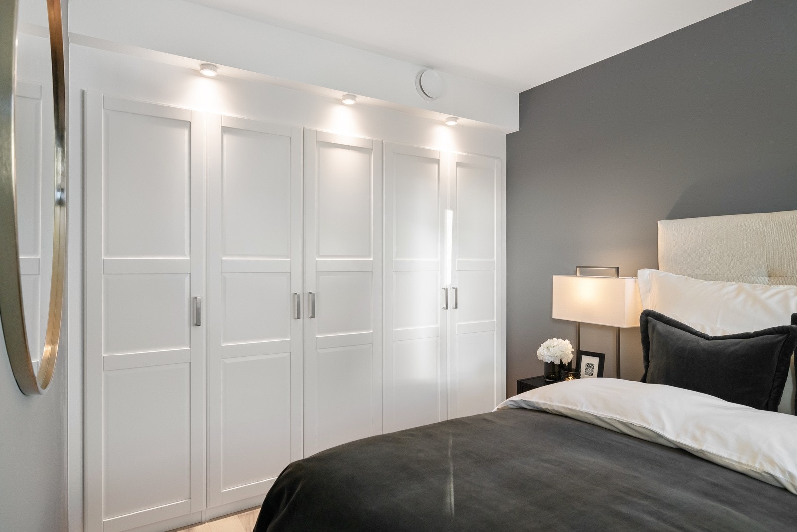 Det er plass til å innrede med romslig seng og tilhørende nattbord. Galleribilde