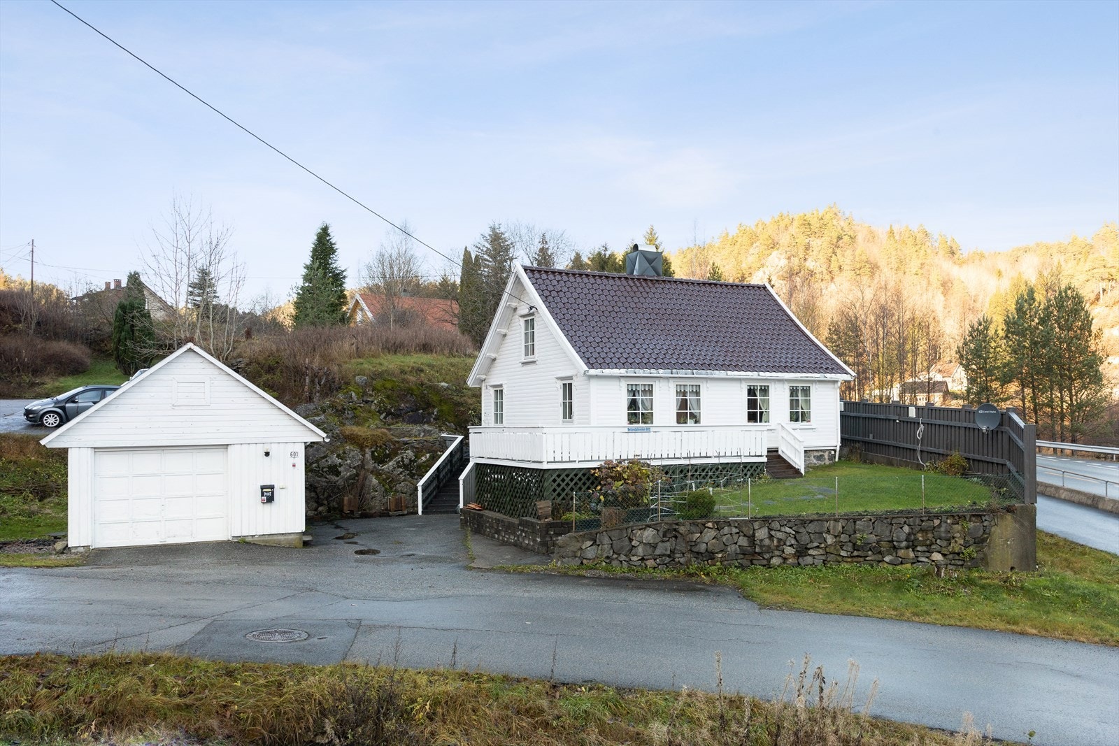 Området har kort avstand til skoler, barnehage og idrettsplass Galleribilde